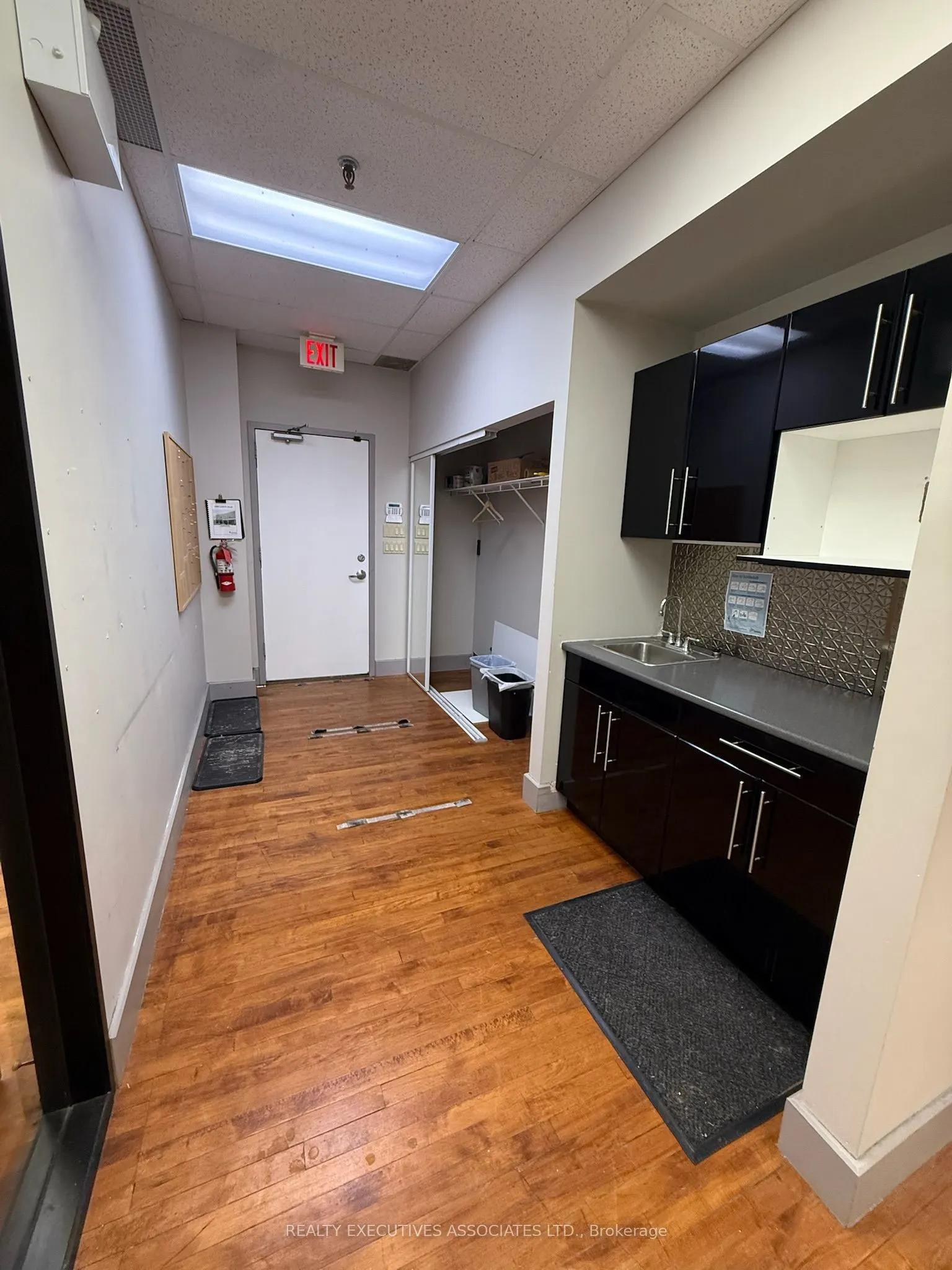 311 George Street N #200
