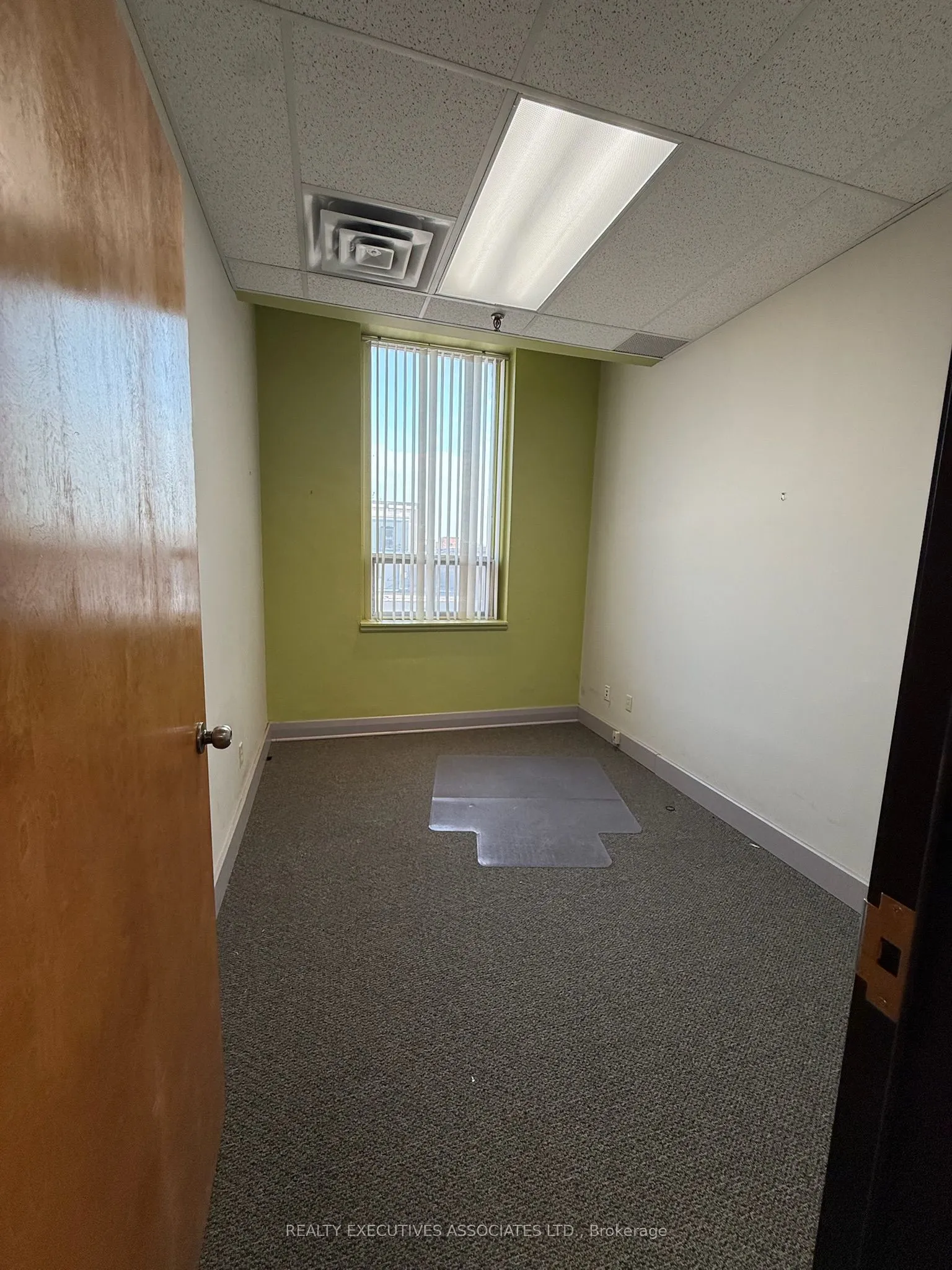 311 George Street N #200