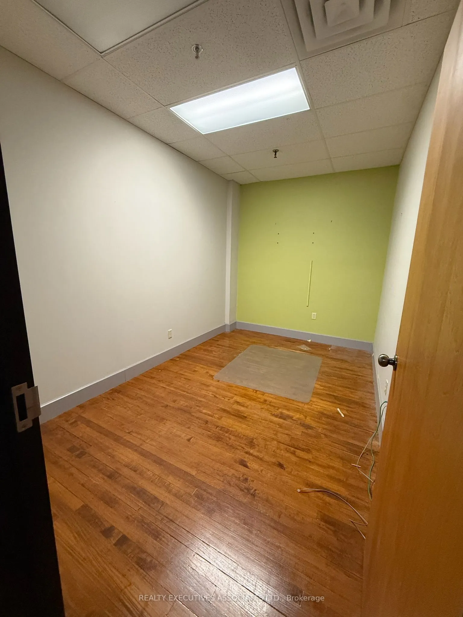 311 George Street N #200