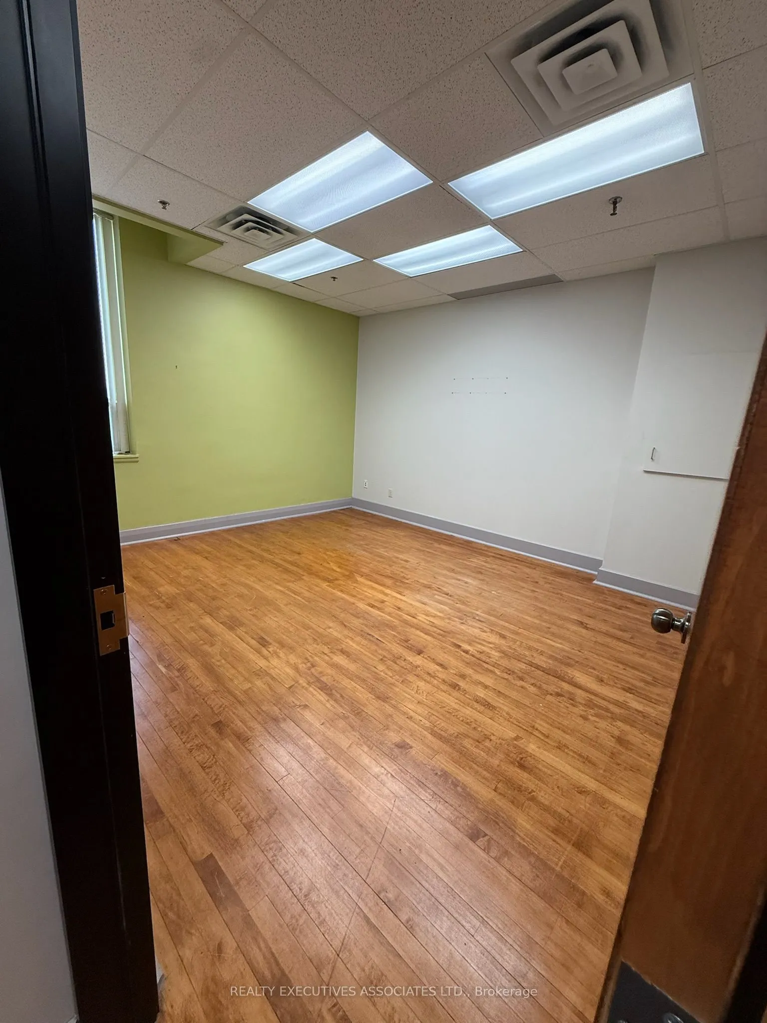 311 George Street N #200