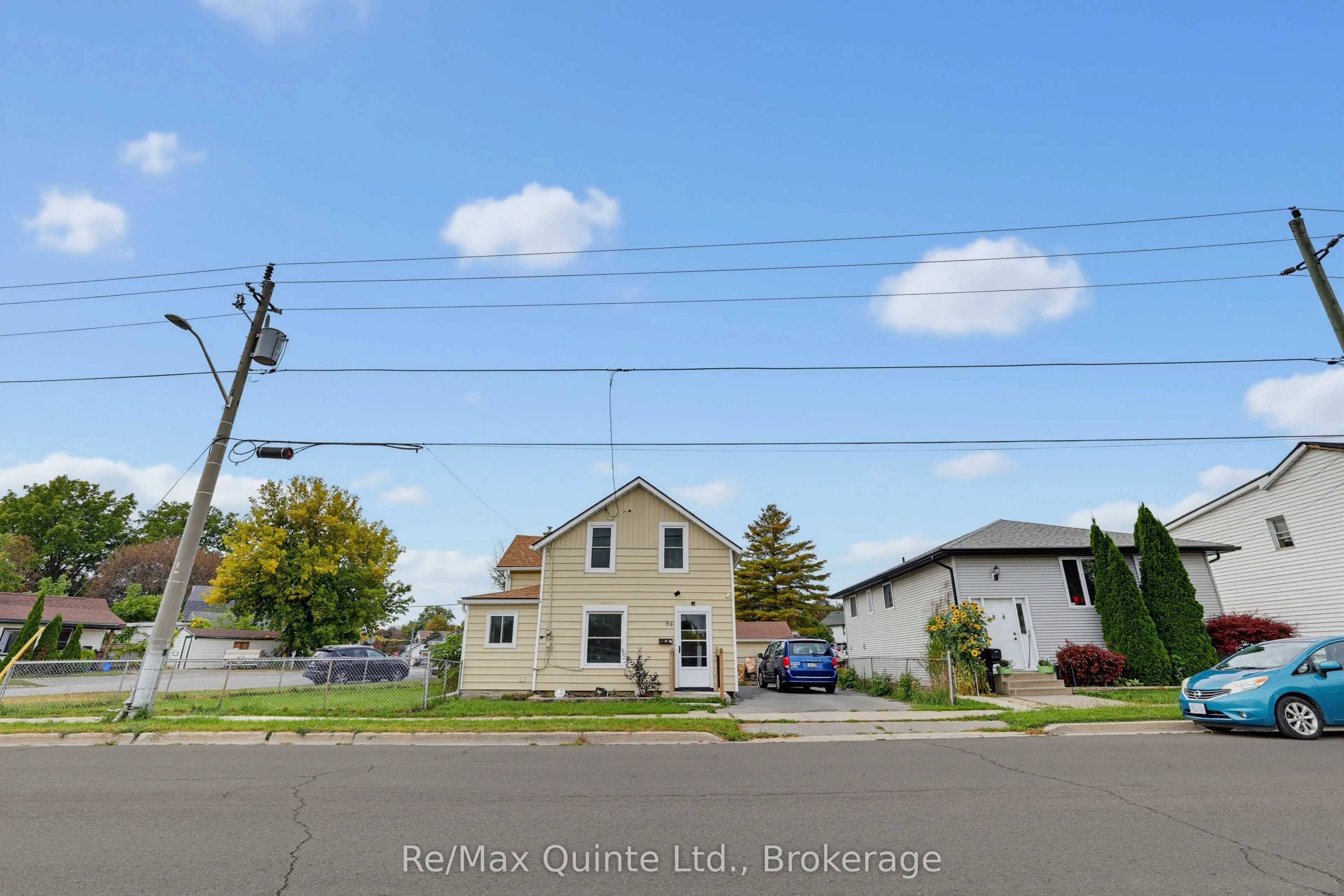 84 Moira Street E