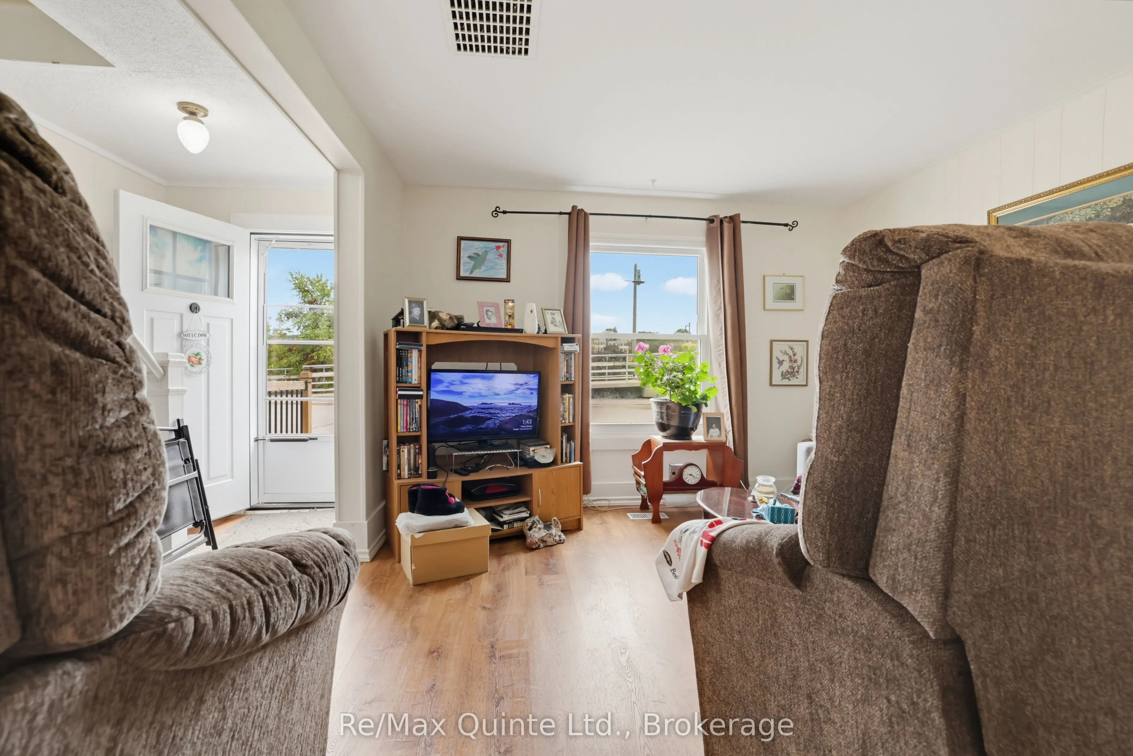 84 Moira Street E
