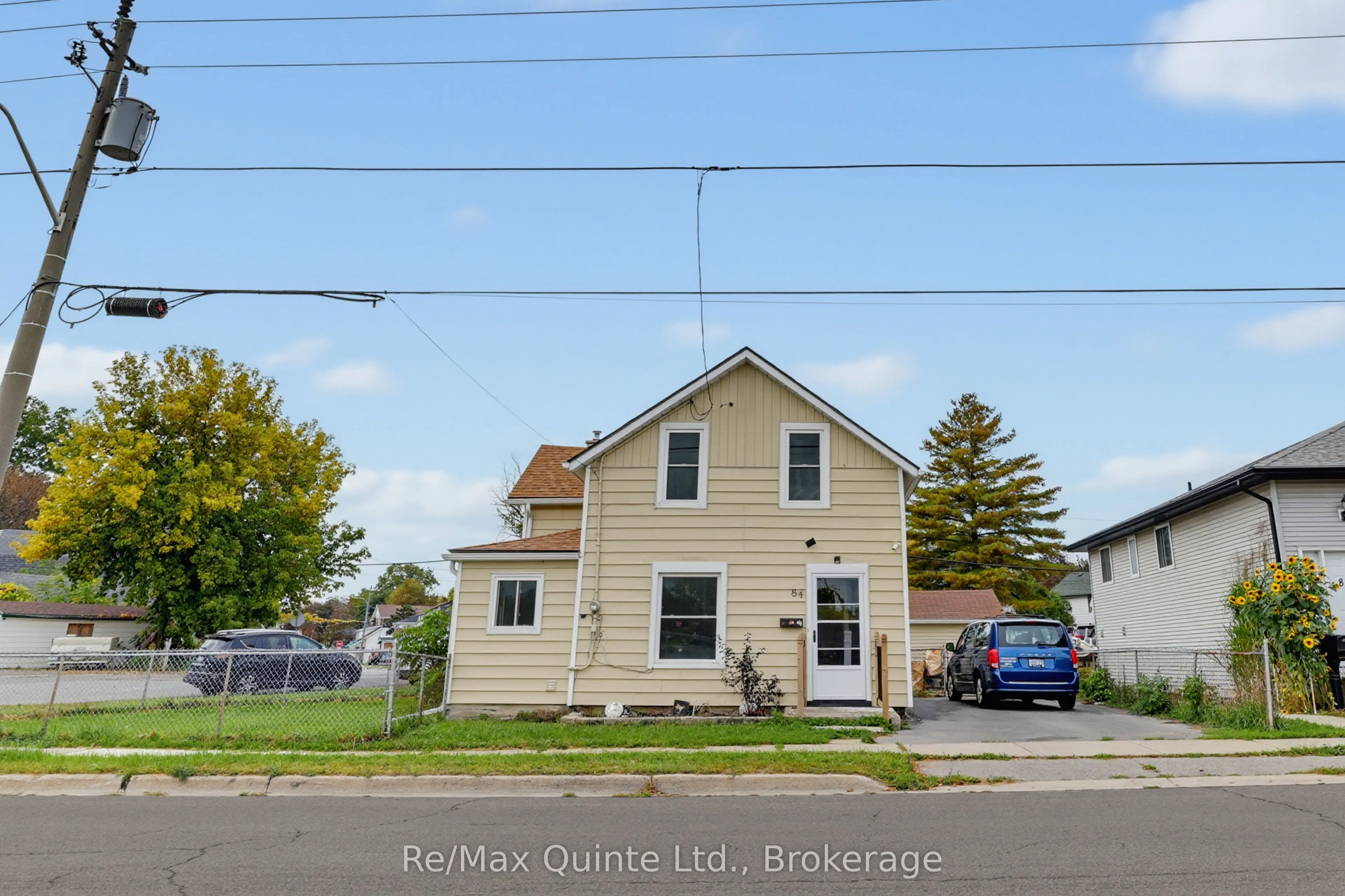 84 Moira Street E