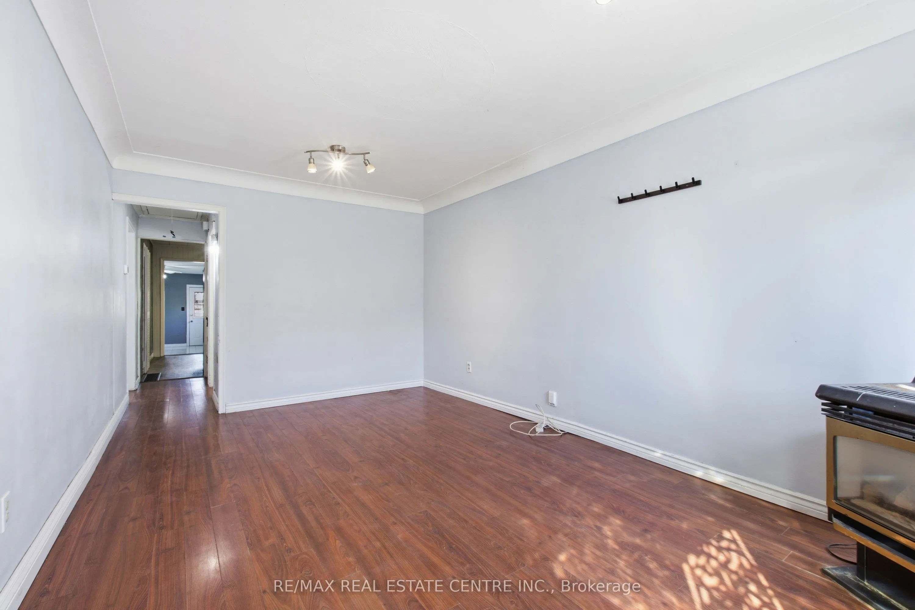 295 Strathearn Avenue