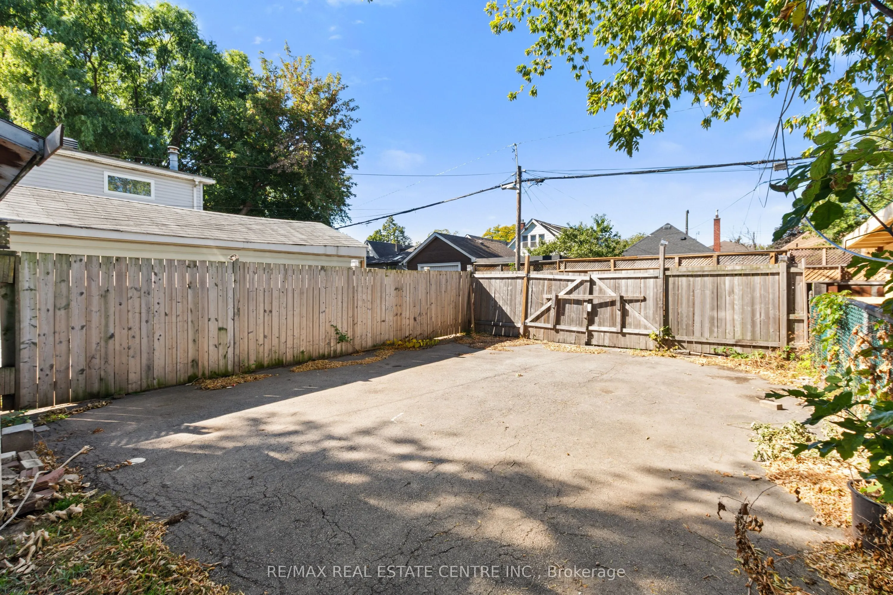 295 Strathearn Avenue