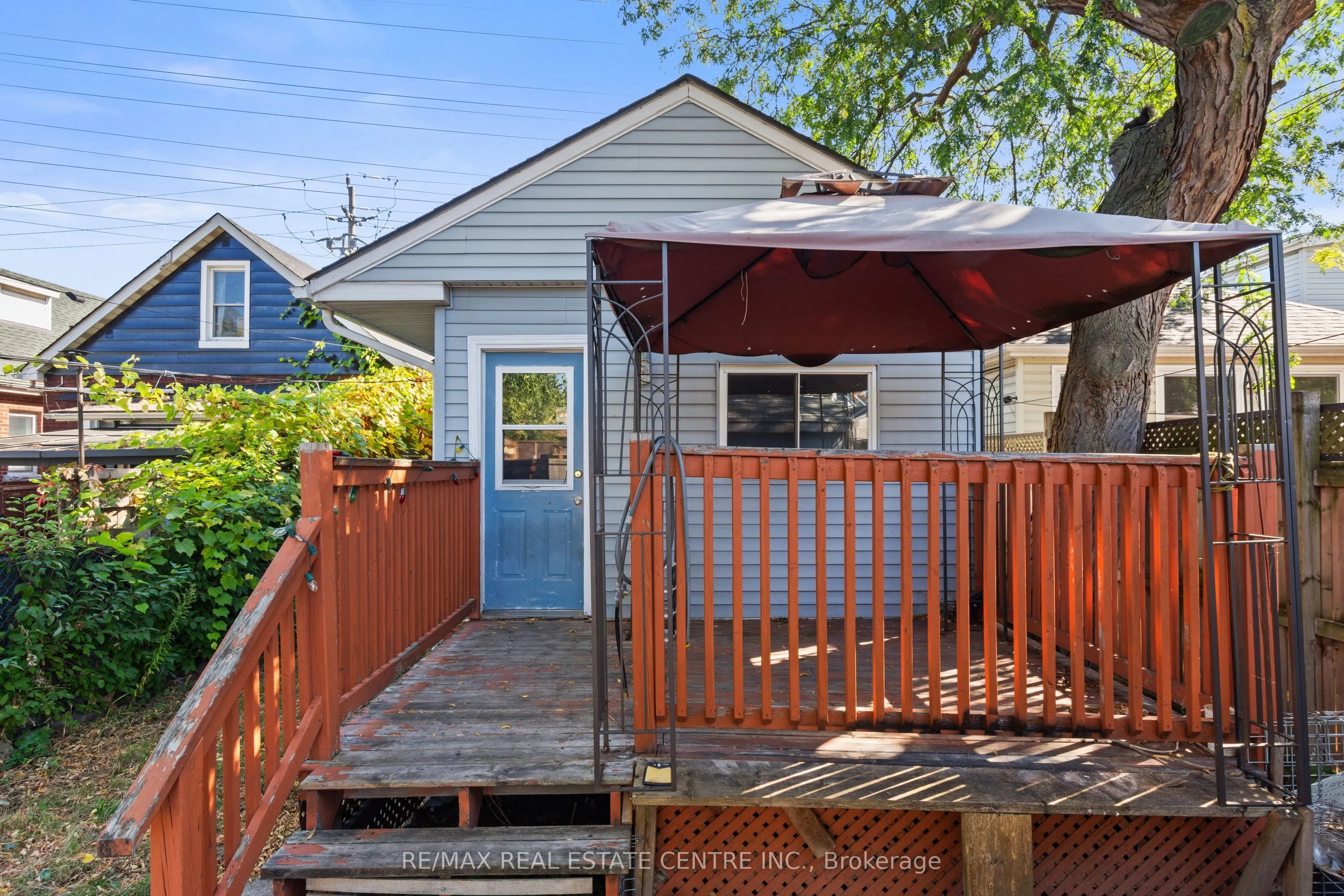 295 Strathearn Avenue