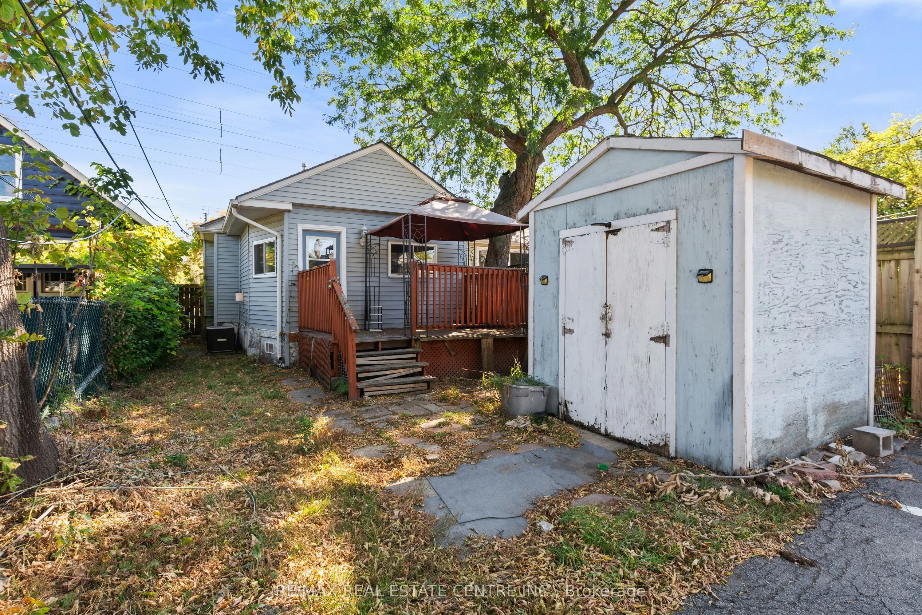 295 Strathearn Avenue