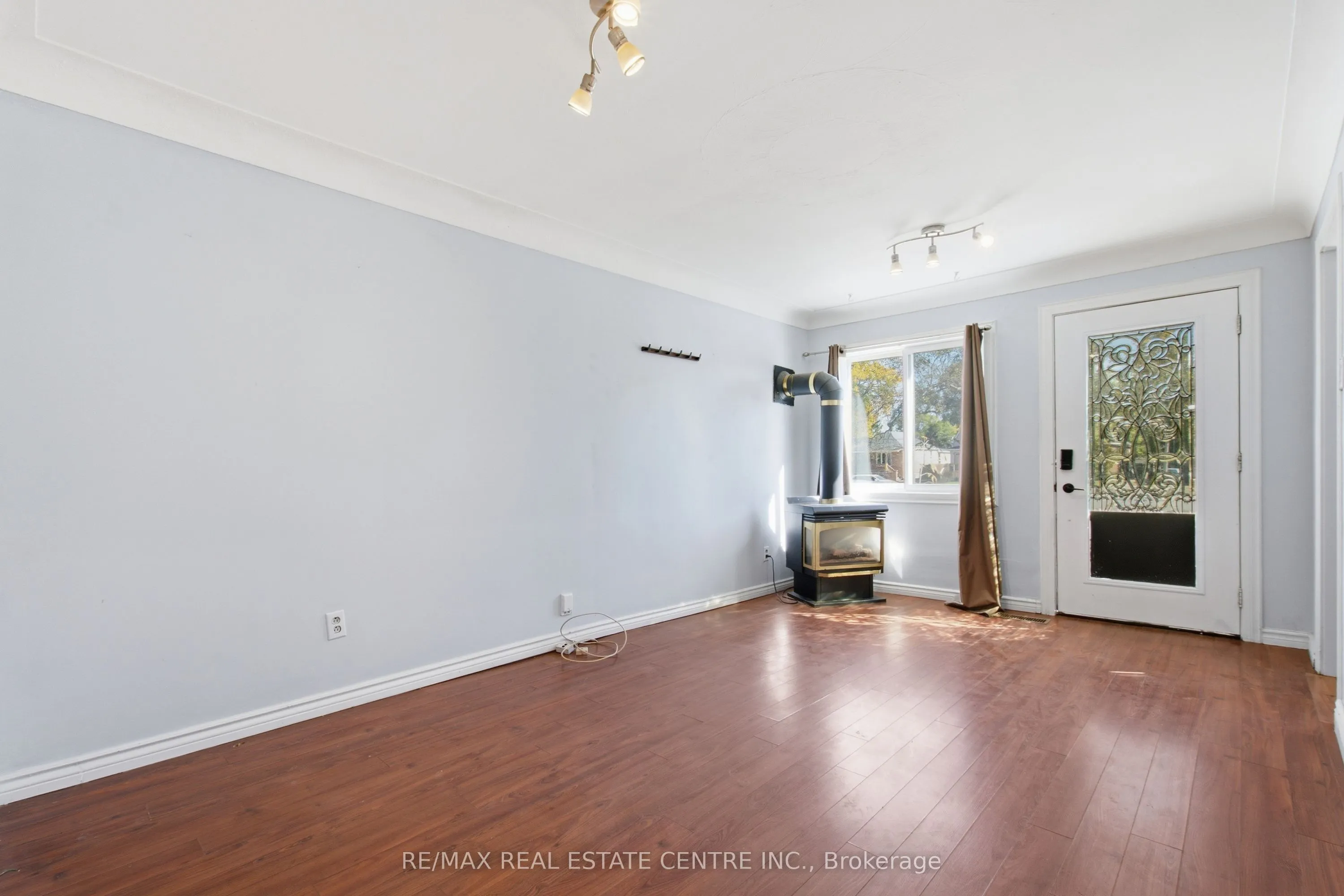 295 Strathearn Avenue