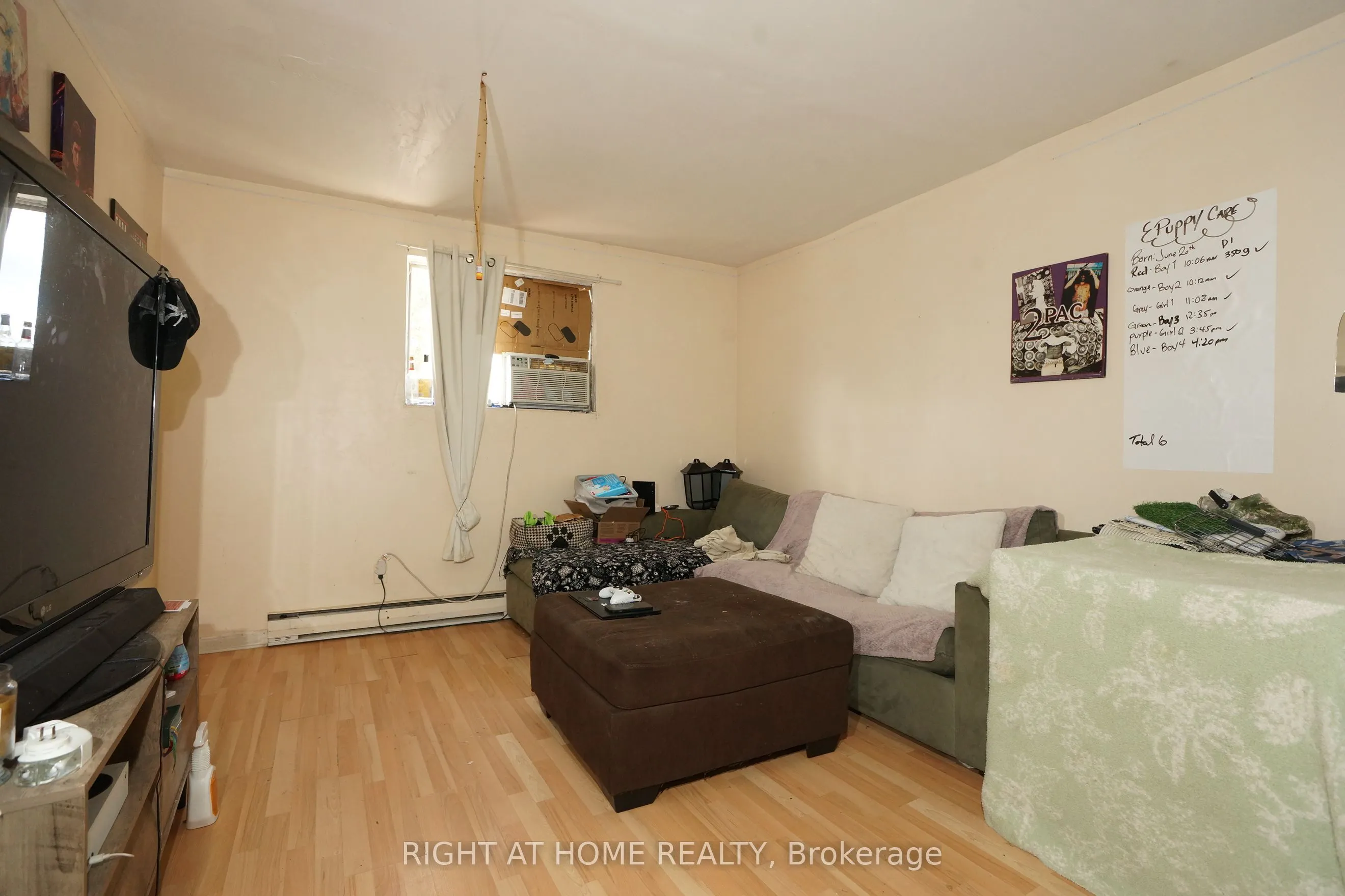 59 Saunby Street N