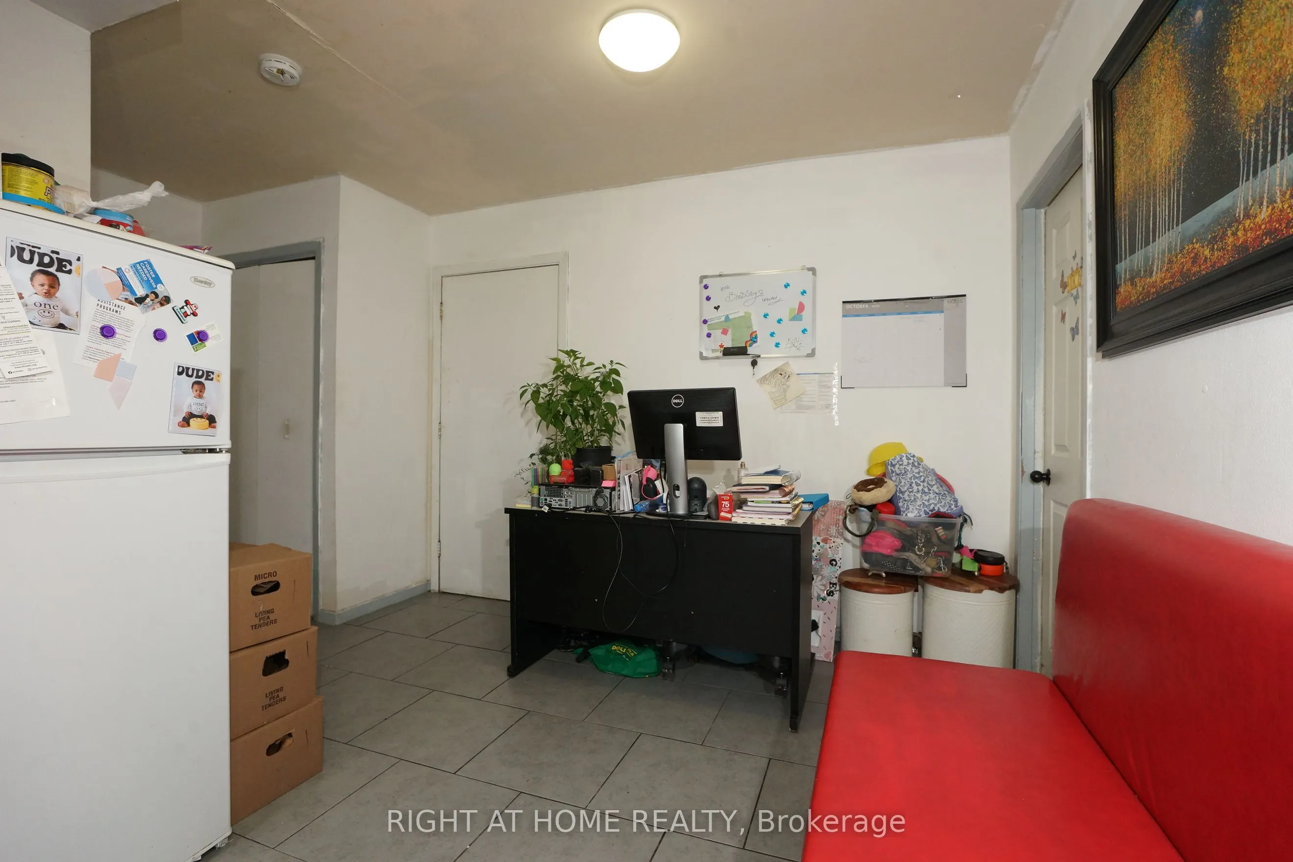 59 Saunby Street N