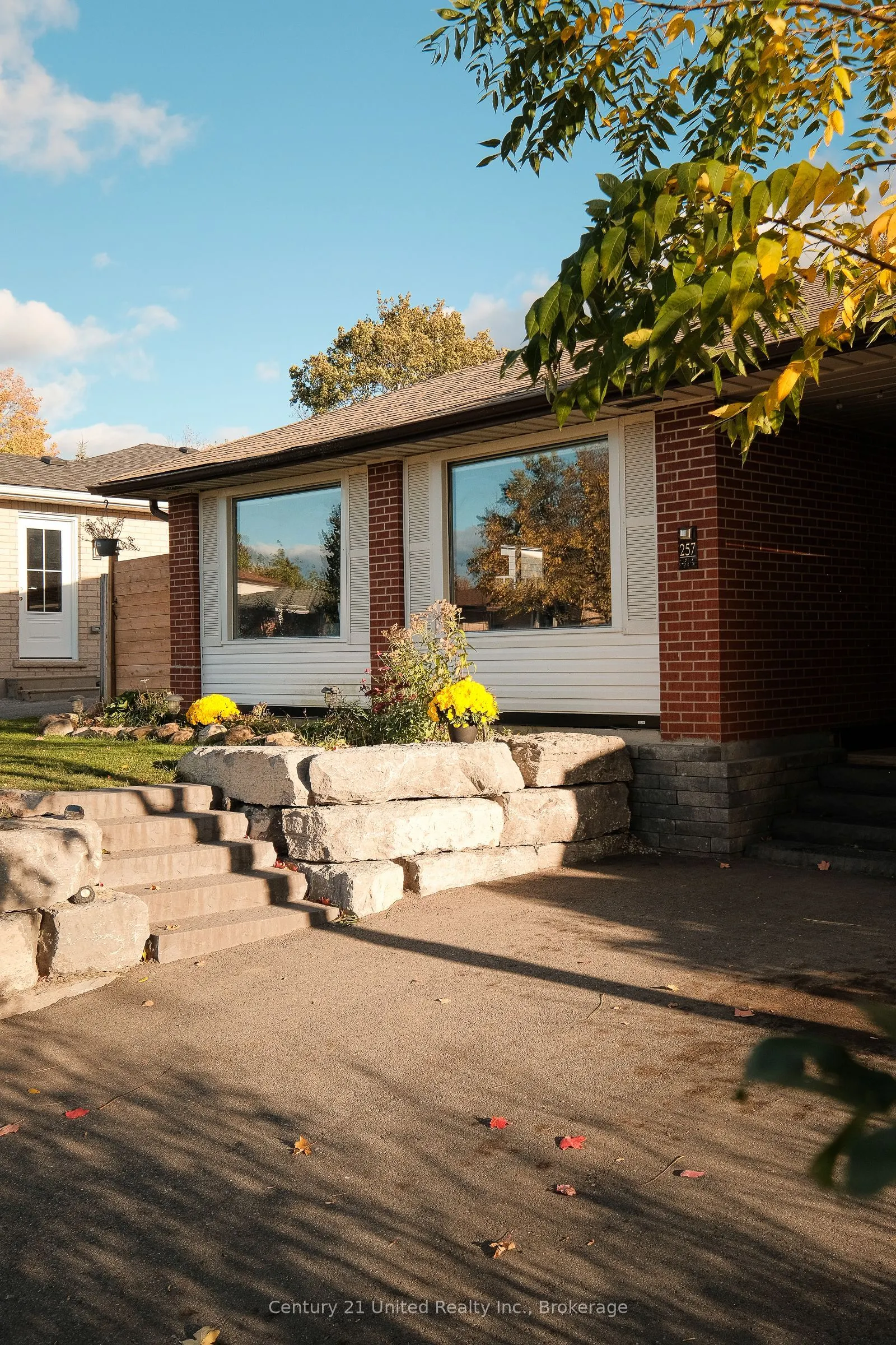 257 Riverview Heights