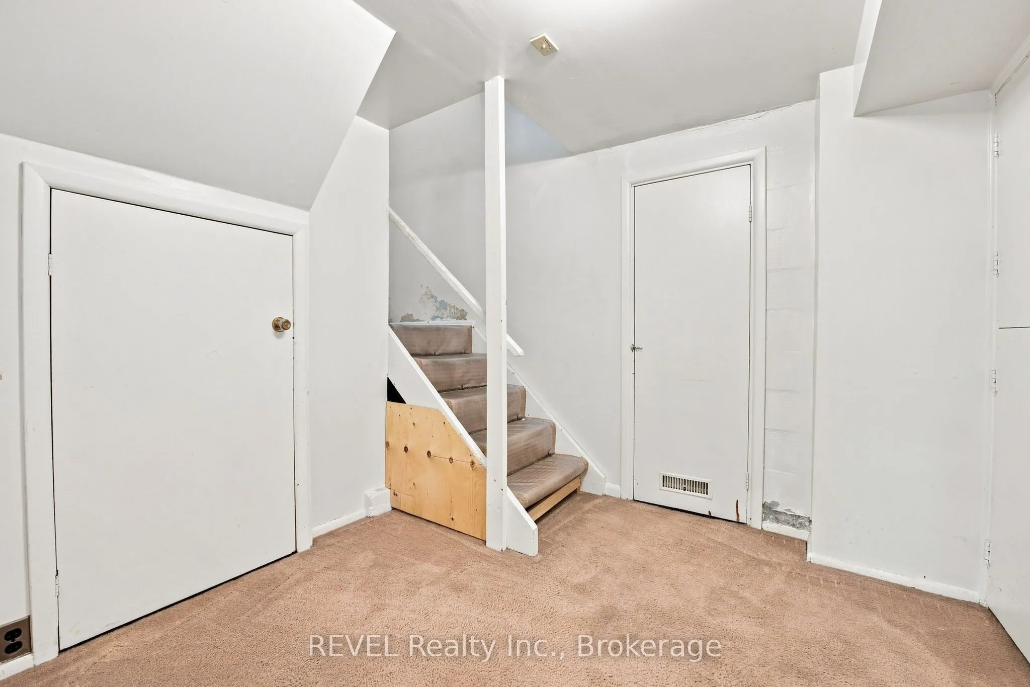 330 Waverly Street