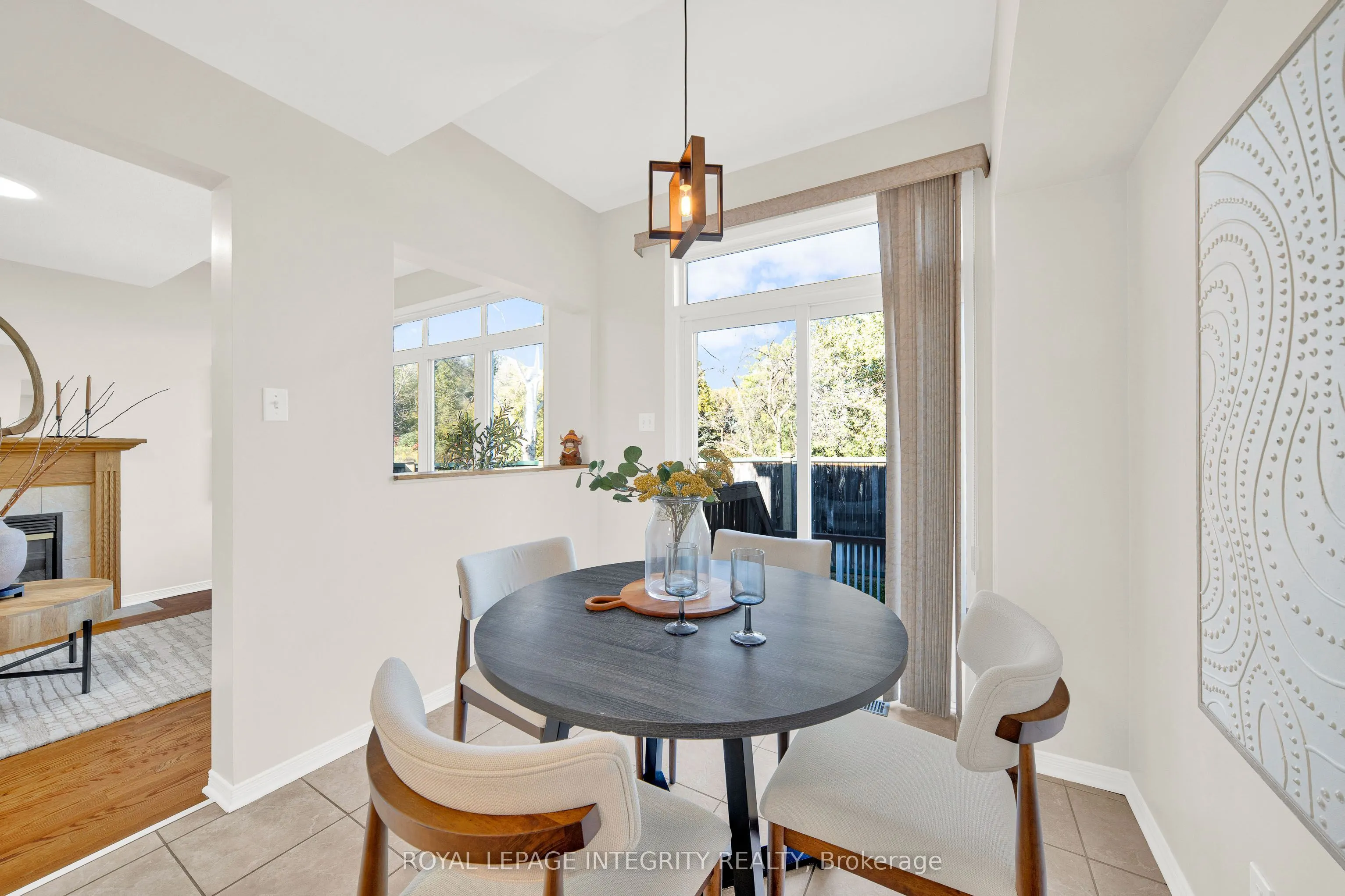 3 Binbury Way