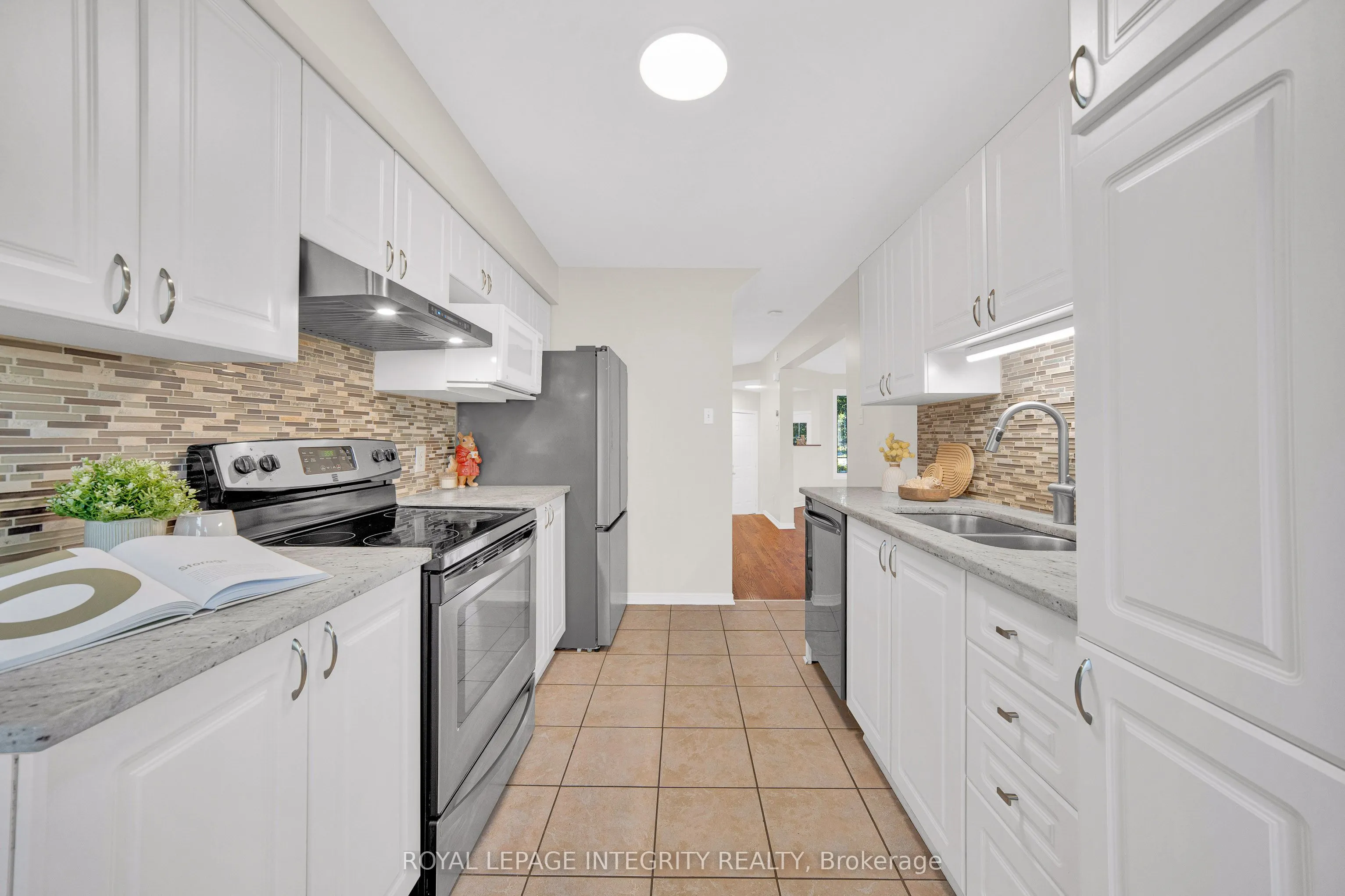 3 Binbury Way