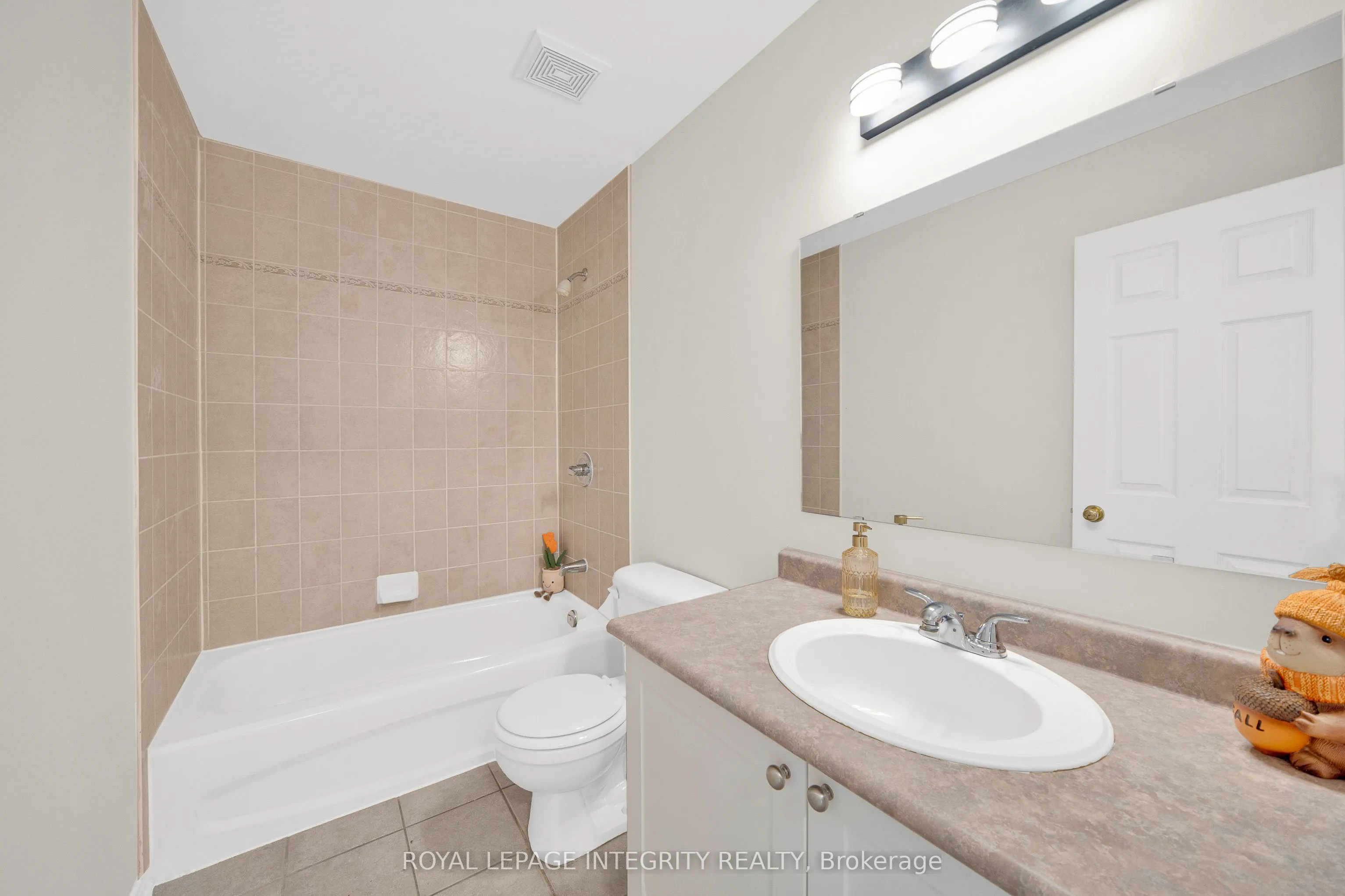3 Binbury Way