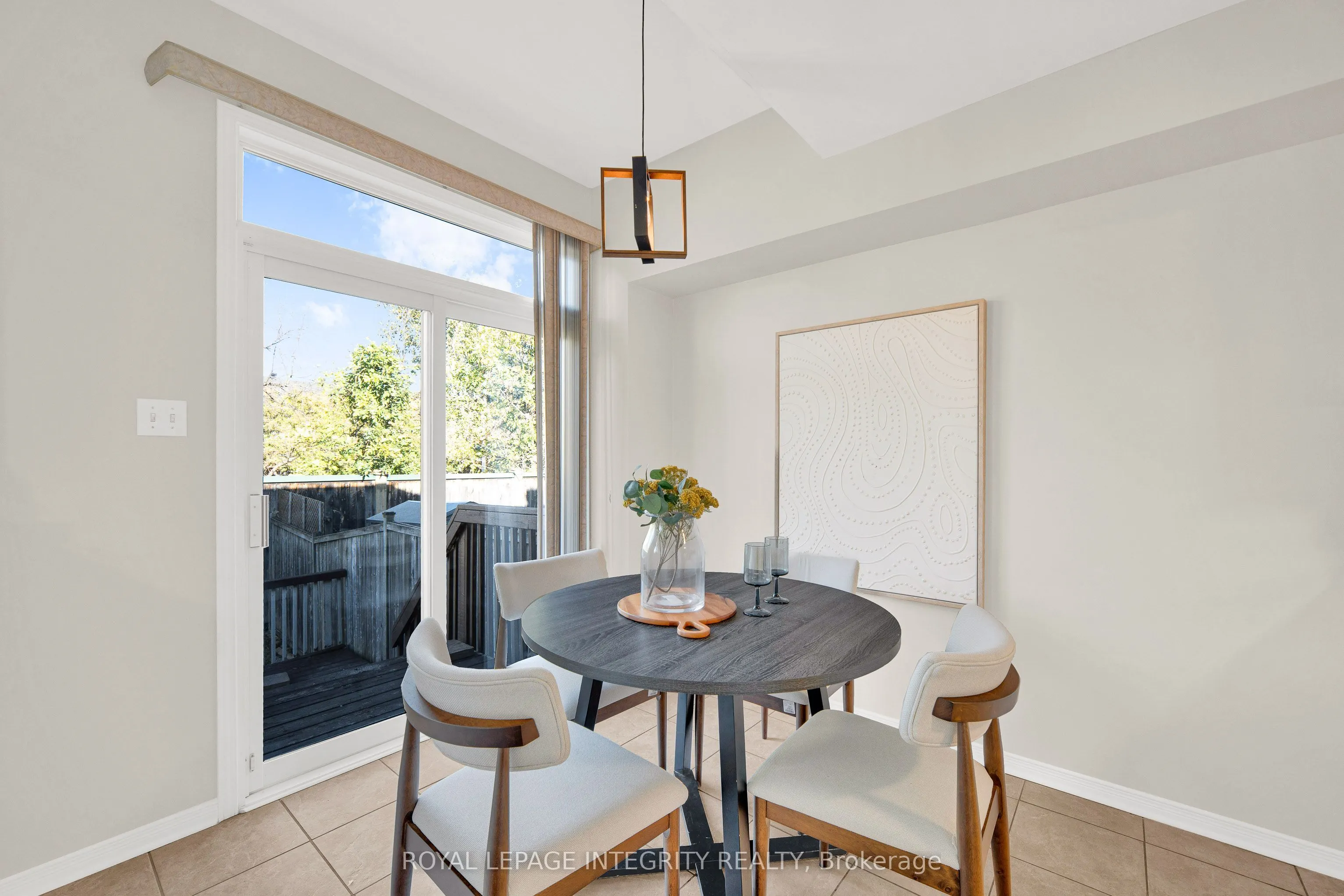 3 Binbury Way