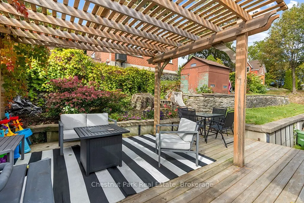 2096 3rd Avenue W