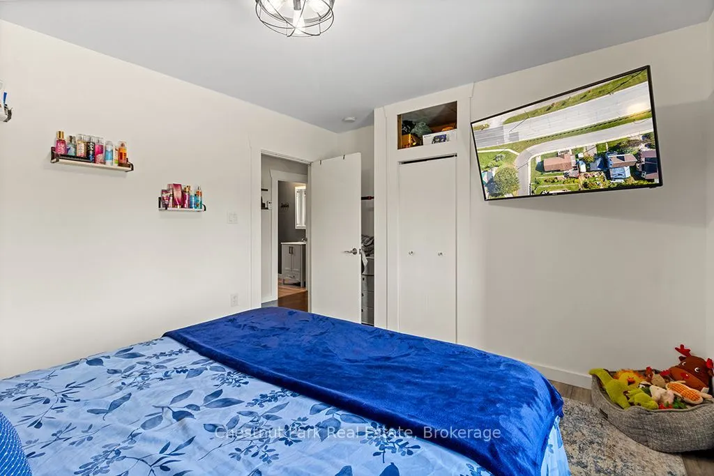 2096 3rd Avenue W