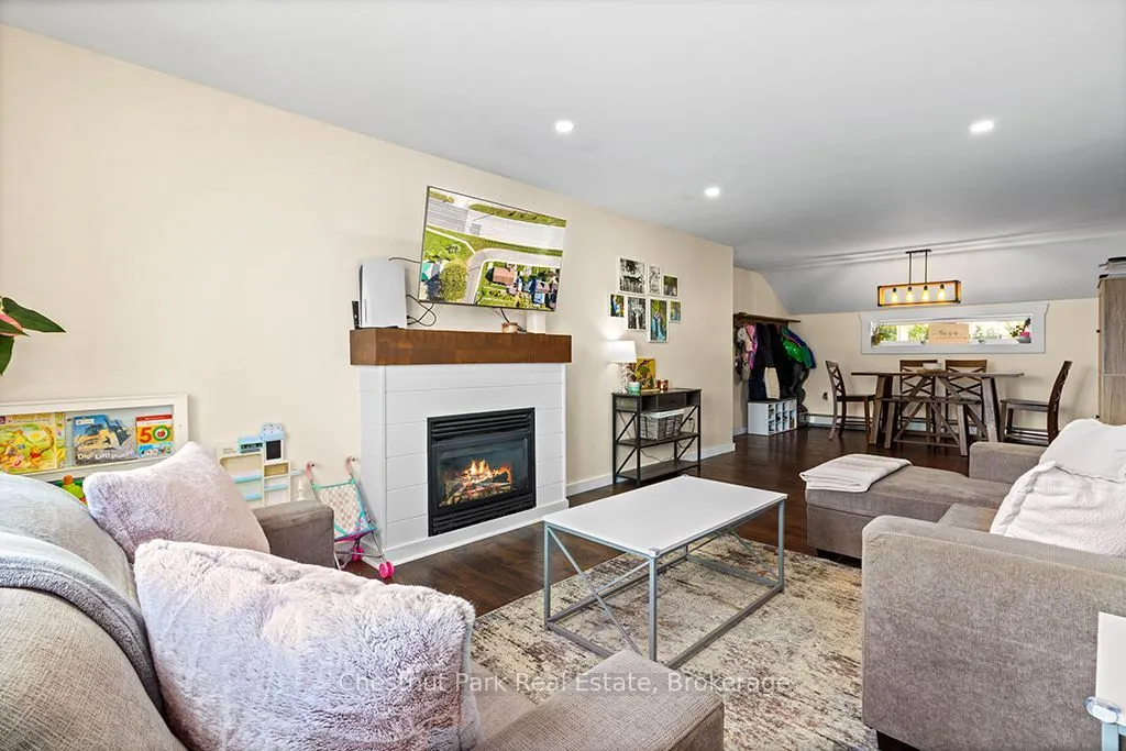 2096 3rd Avenue W