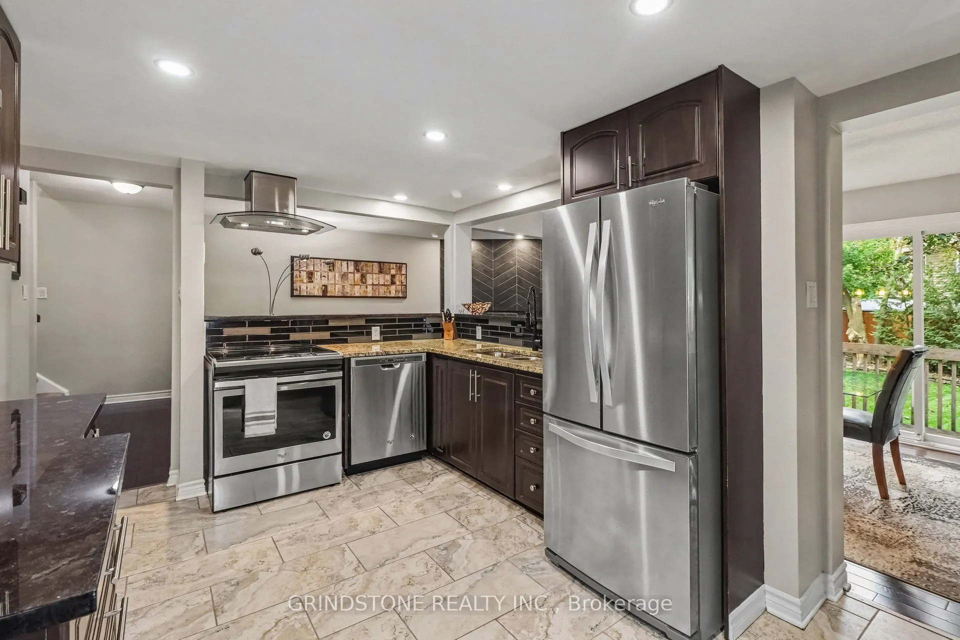 32 Rosegarden Crescent