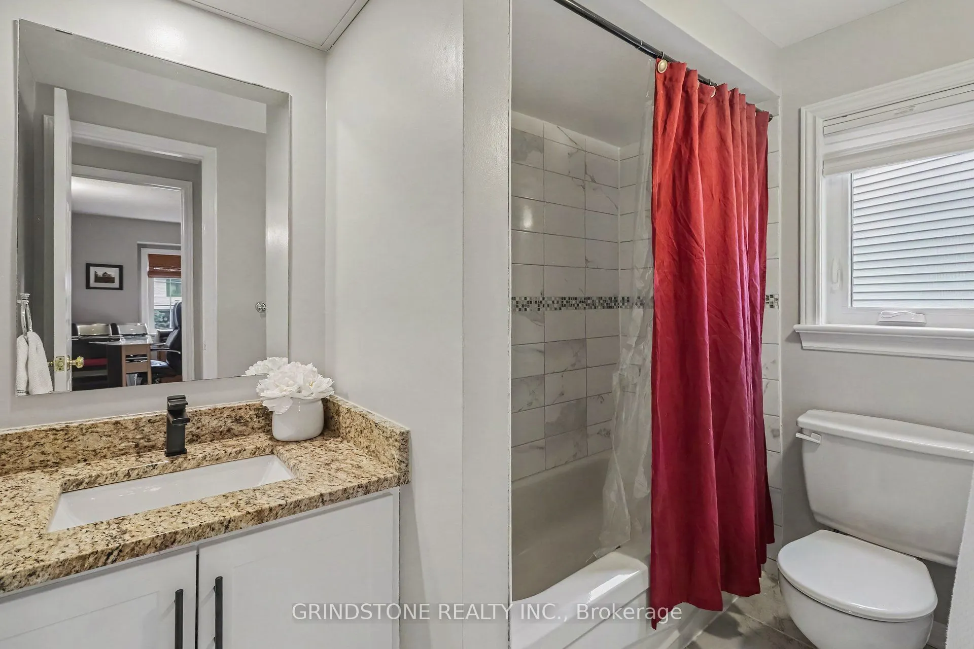32 Rosegarden Crescent