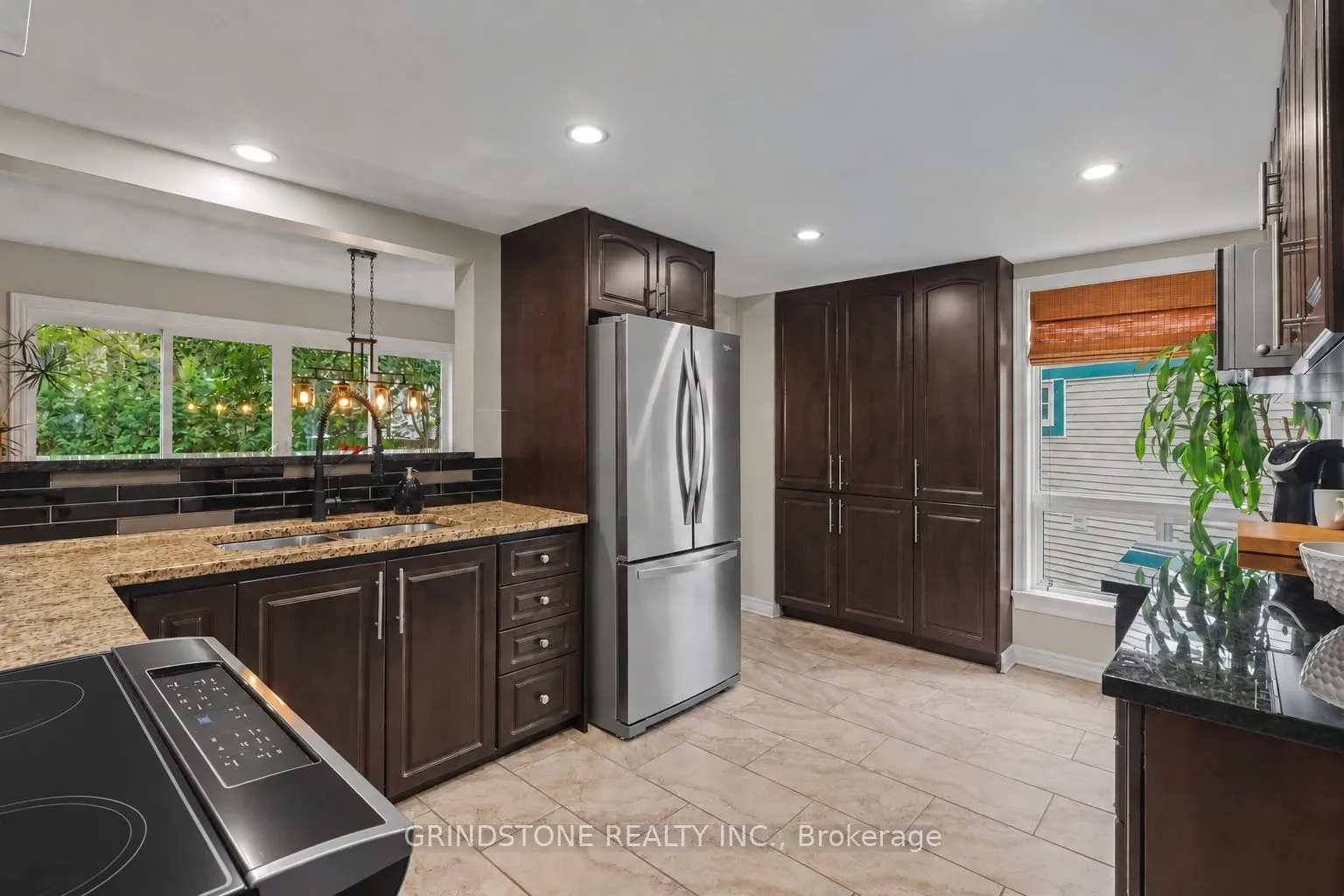 32 Rosegarden Crescent