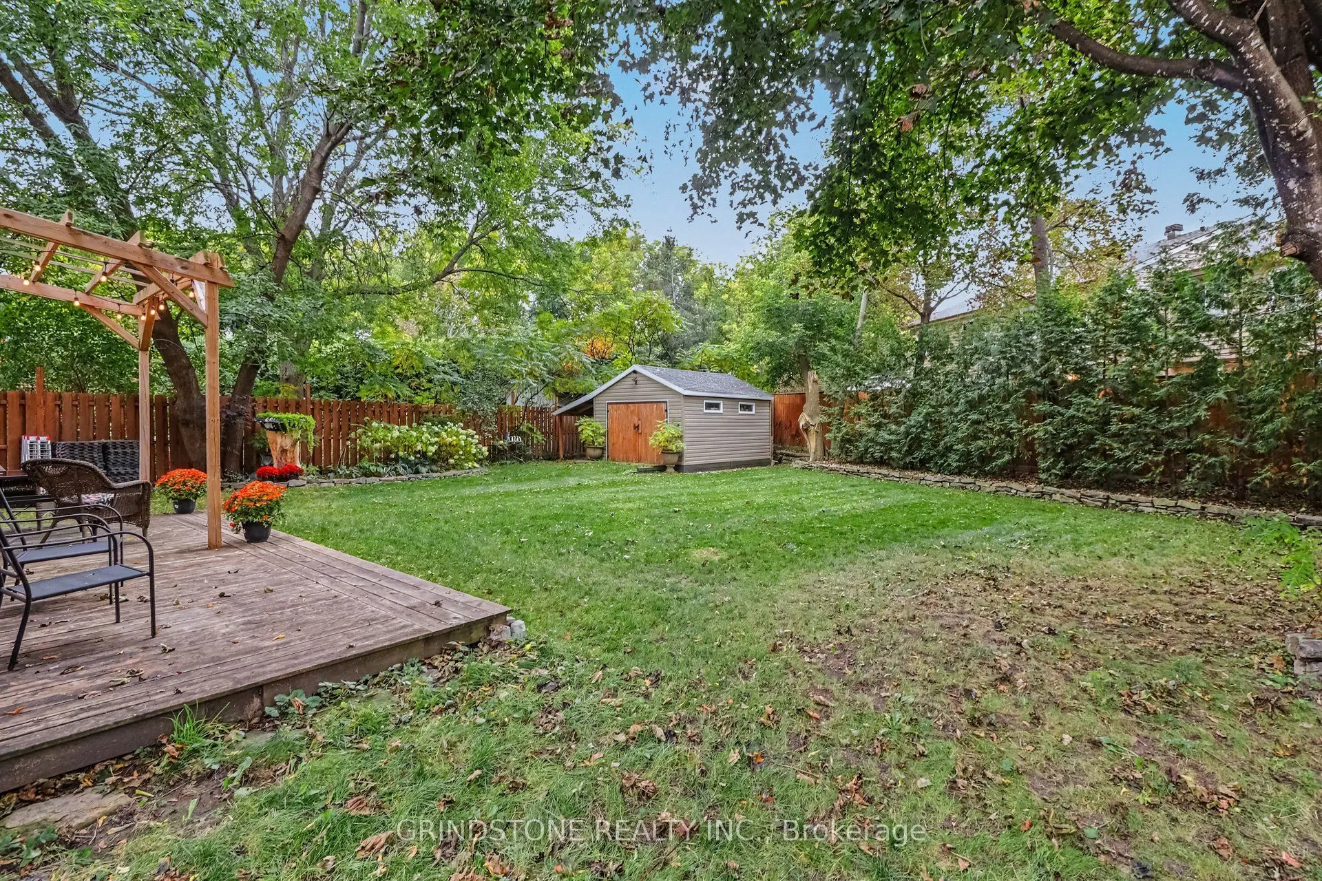 32 Rosegarden Crescent