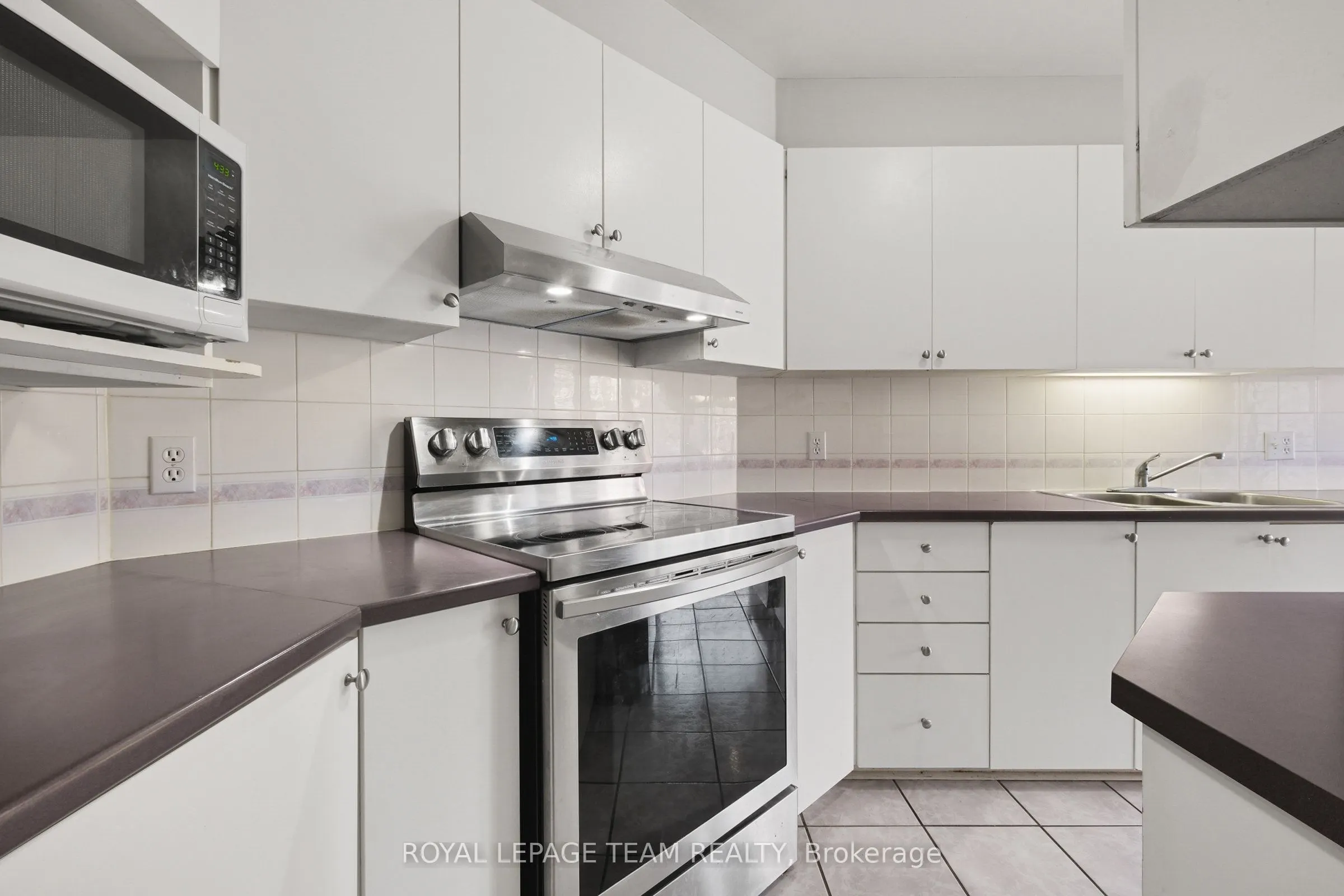 1665 LOCKSLEY Lane #4