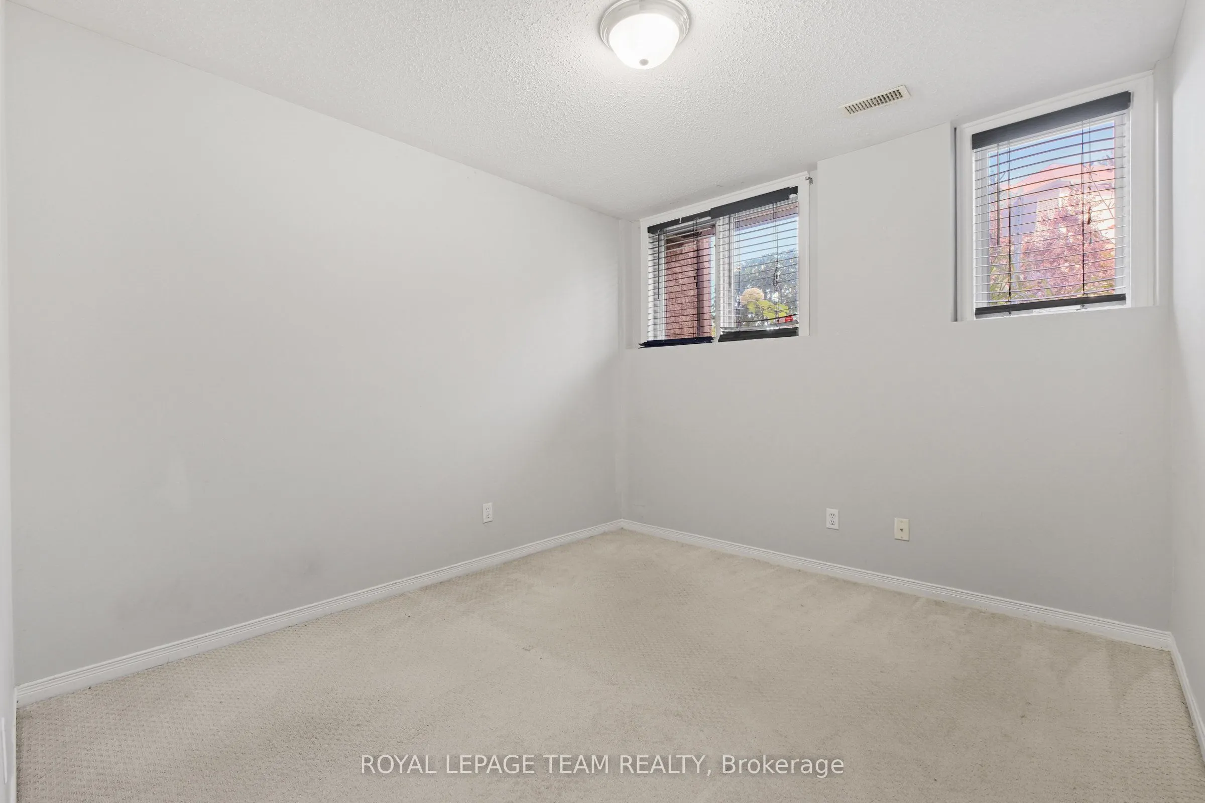 1665 LOCKSLEY Lane #4