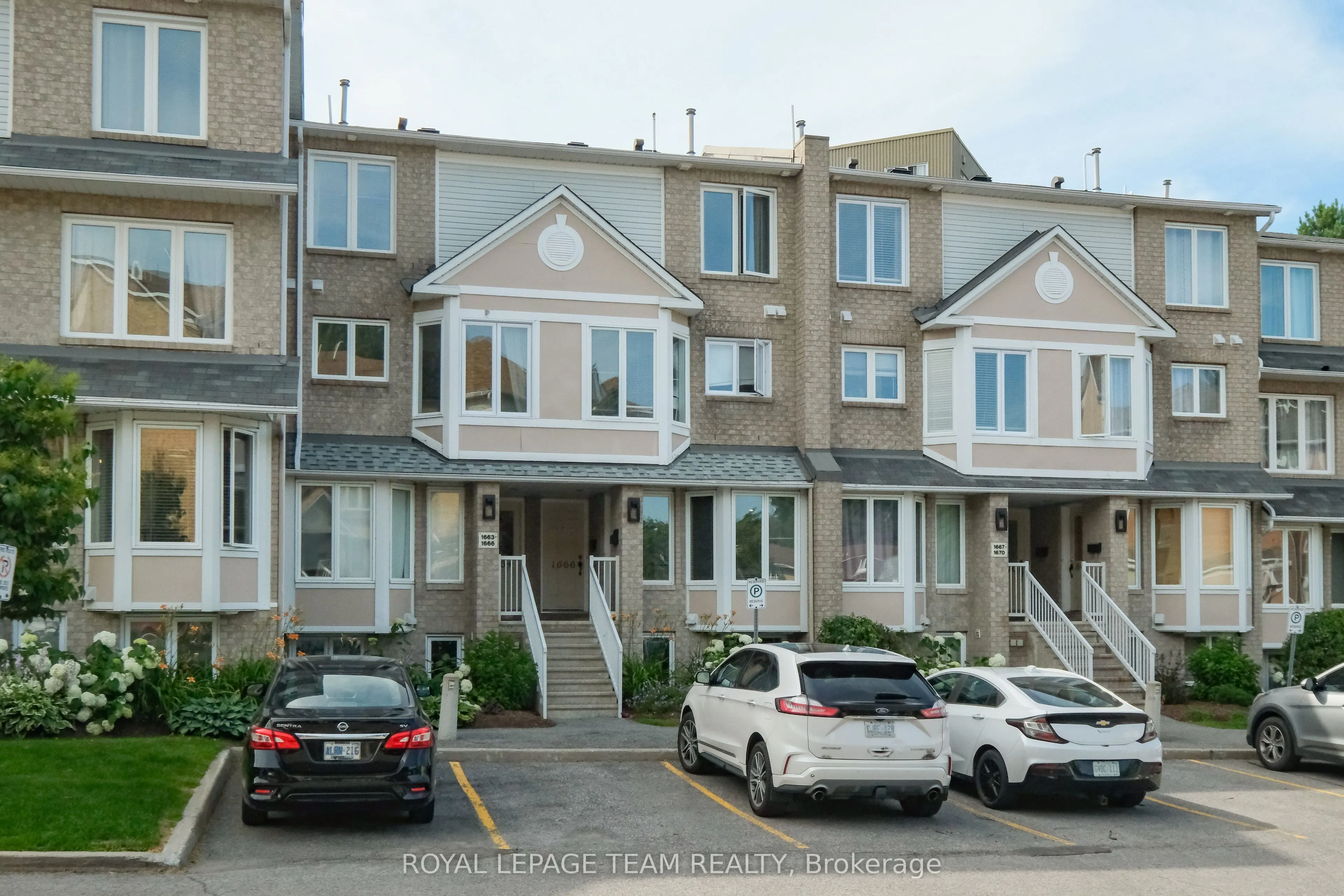 1665 LOCKSLEY Lane #4