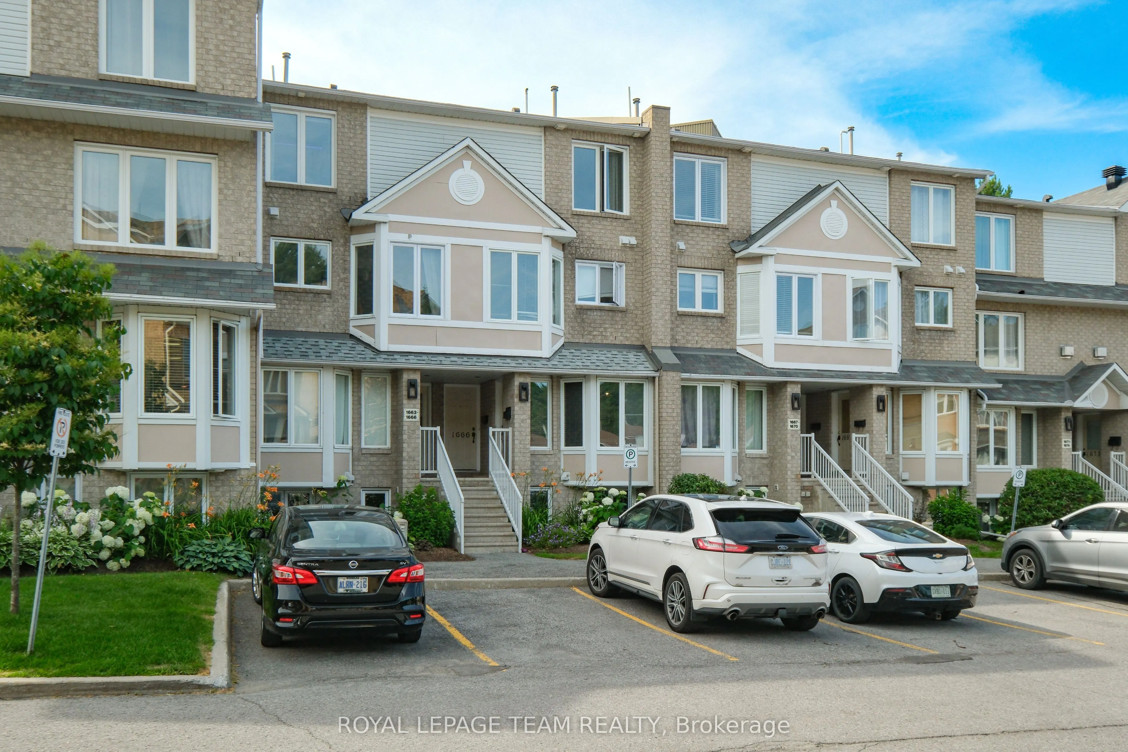 1665 LOCKSLEY Lane #4