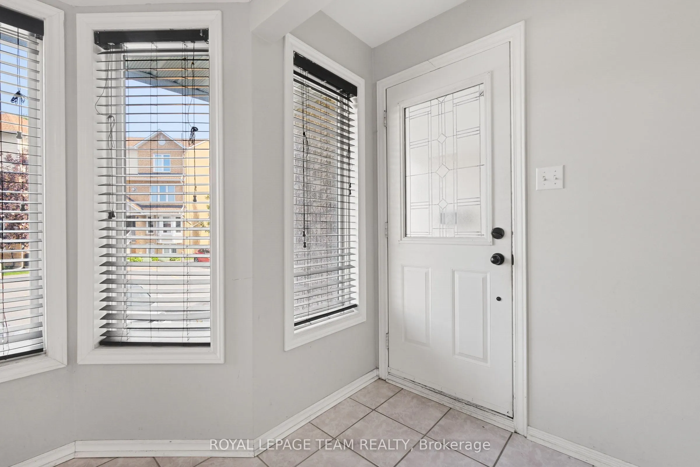 1665 LOCKSLEY Lane #4
