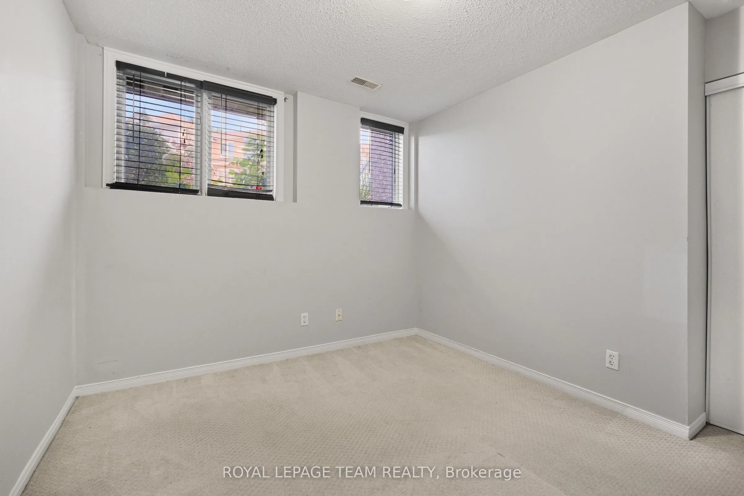 1665 LOCKSLEY Lane #4