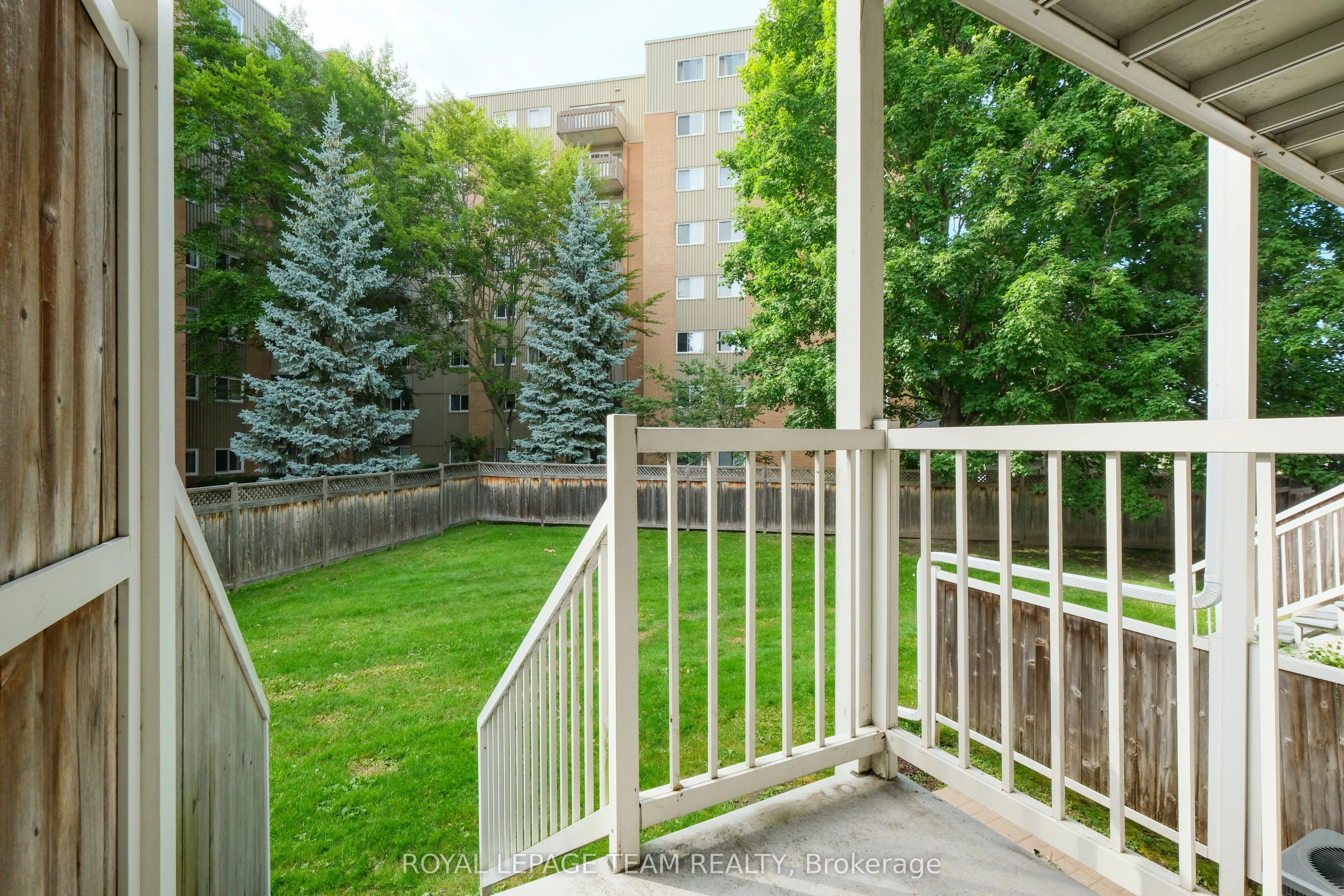 1665 LOCKSLEY Lane #4