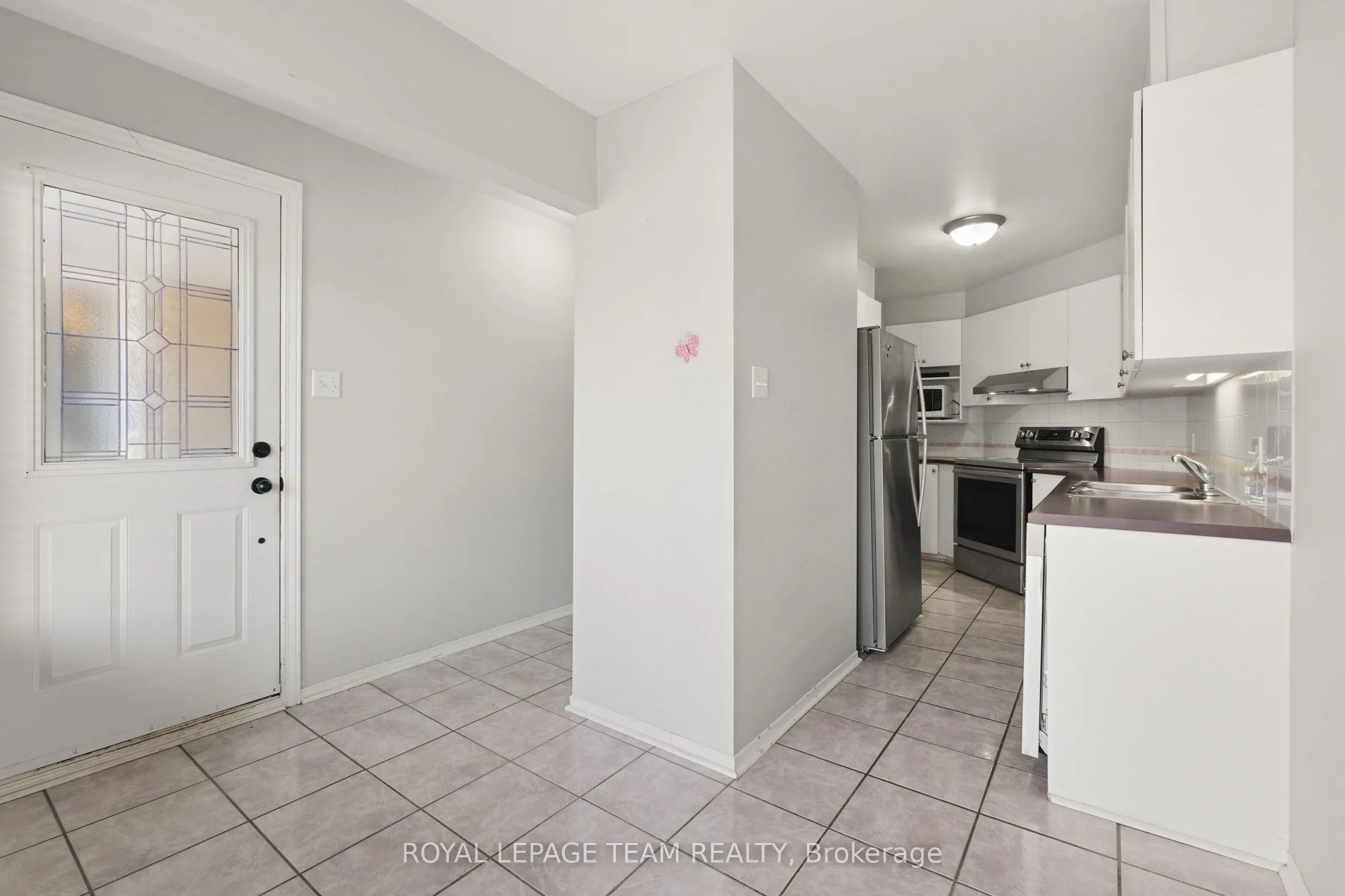 1665 LOCKSLEY Lane #4