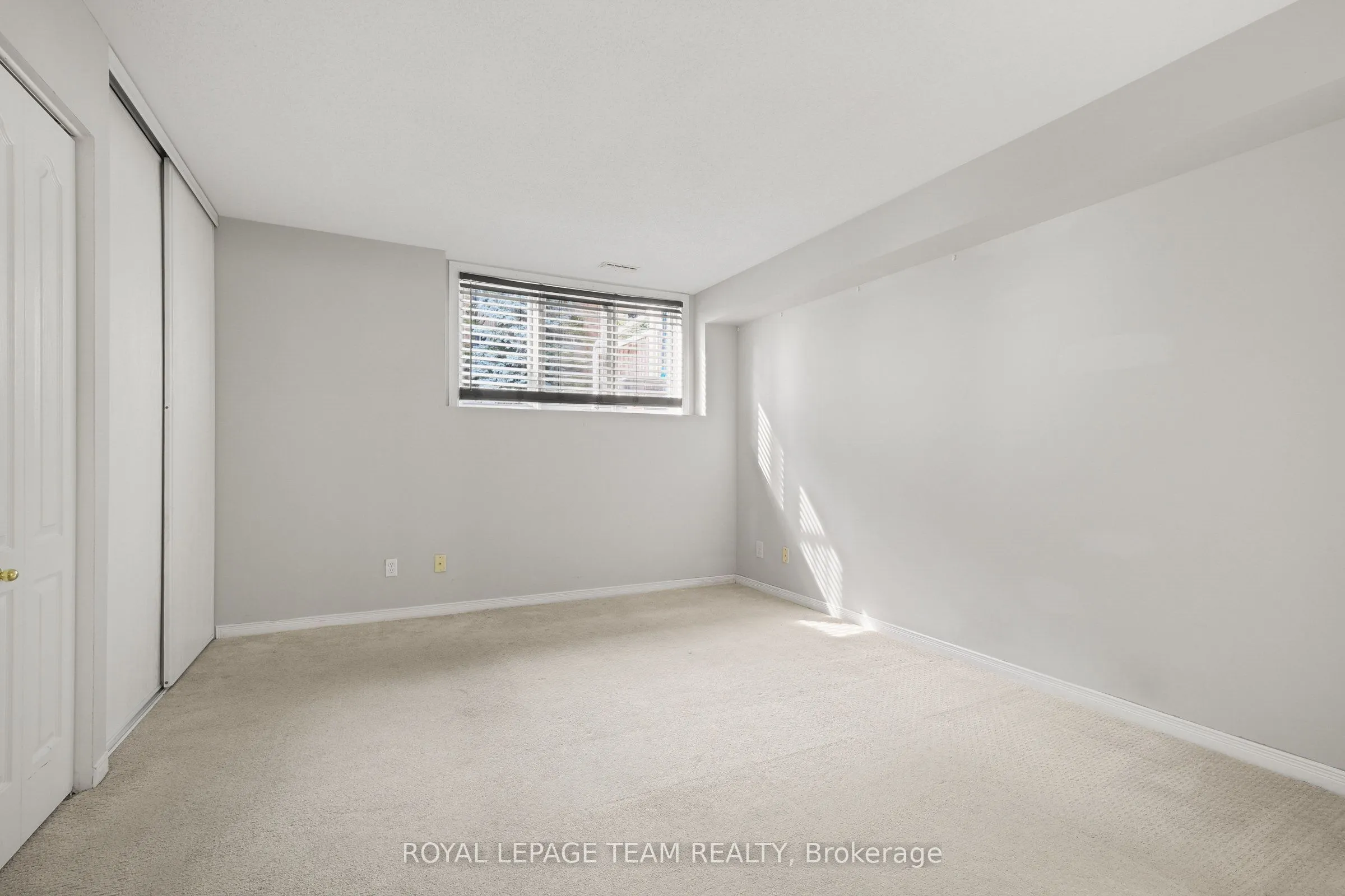 1665 LOCKSLEY Lane #4
