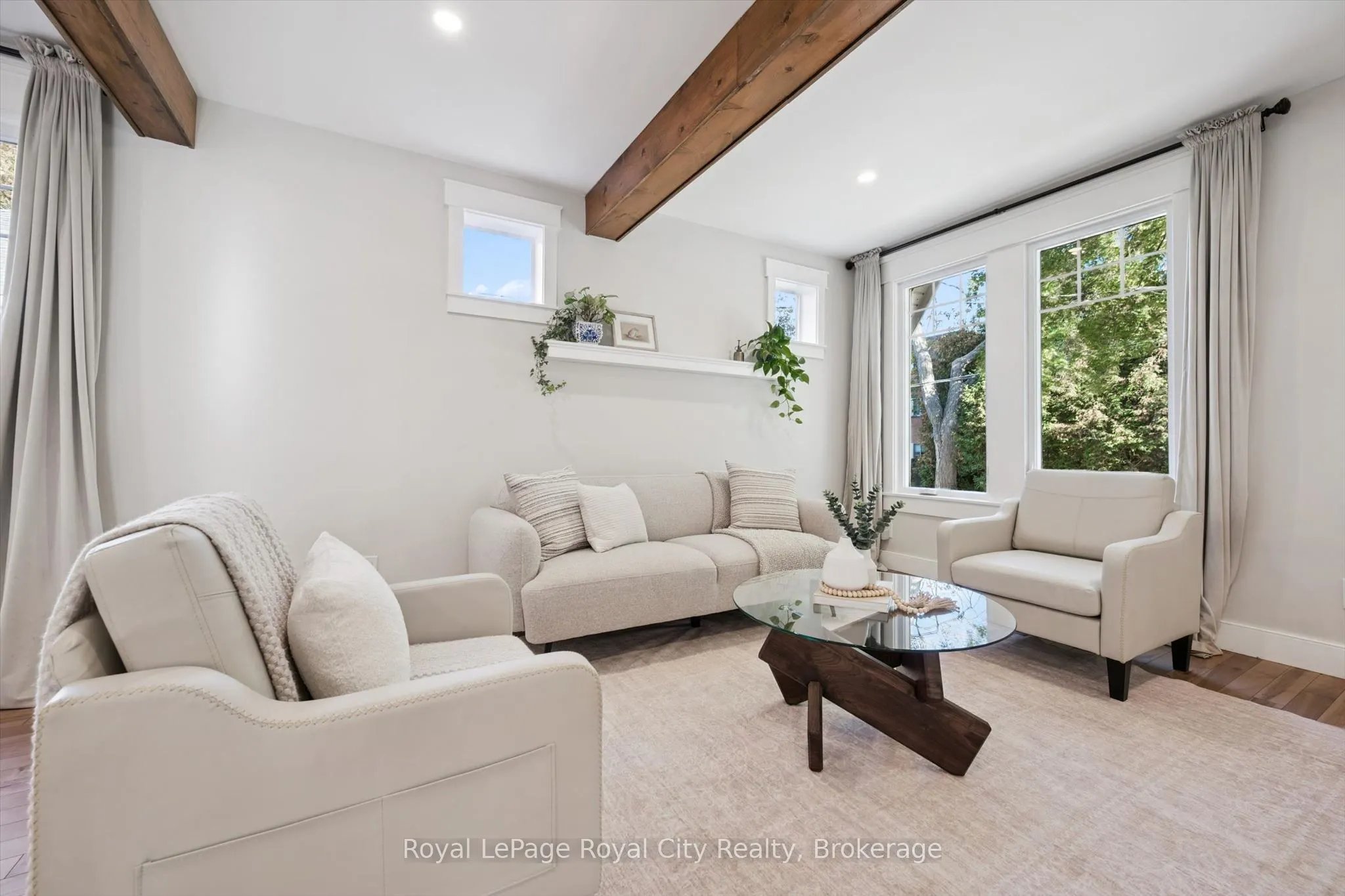31 James Street W