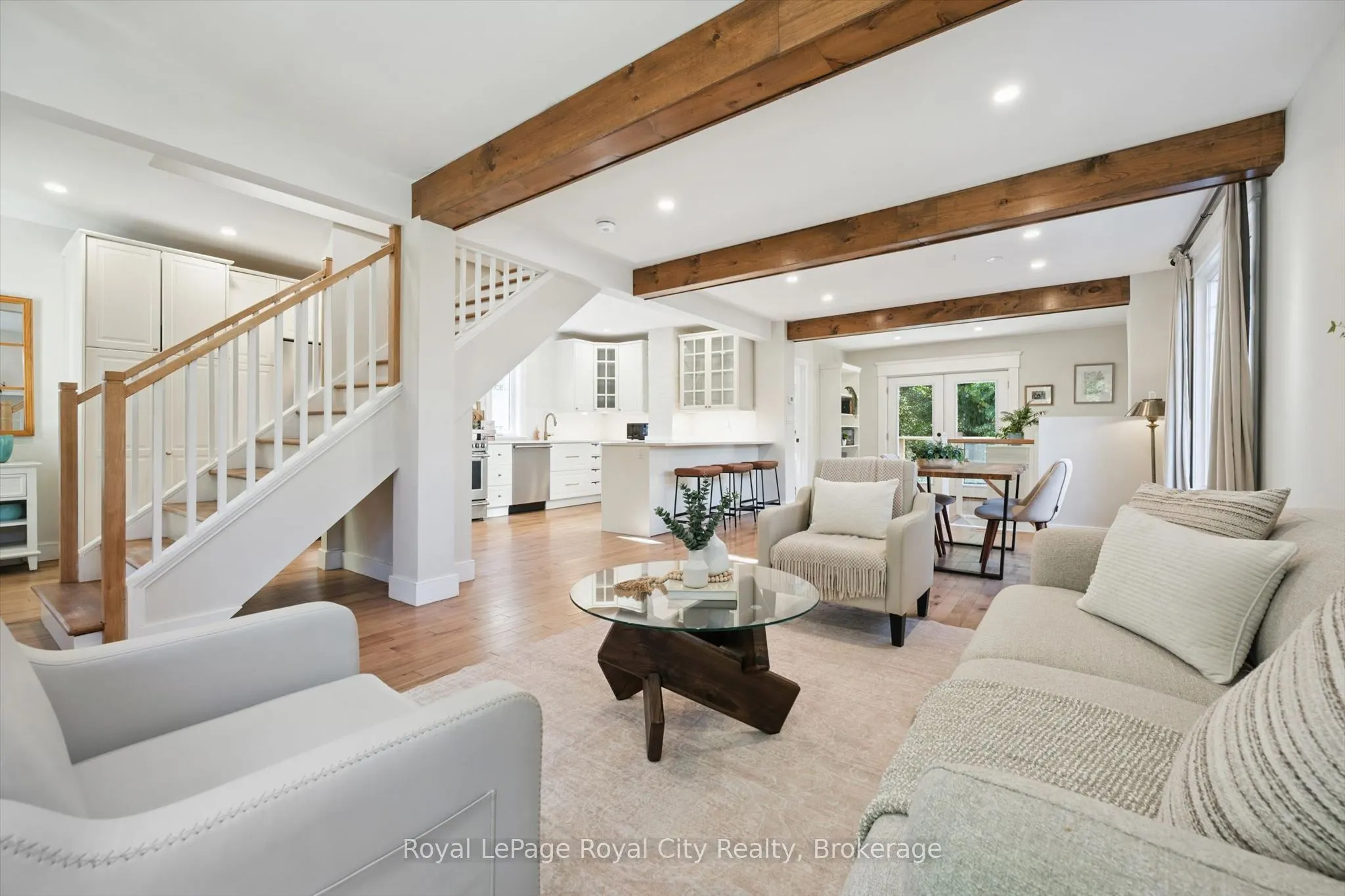 31 James Street W