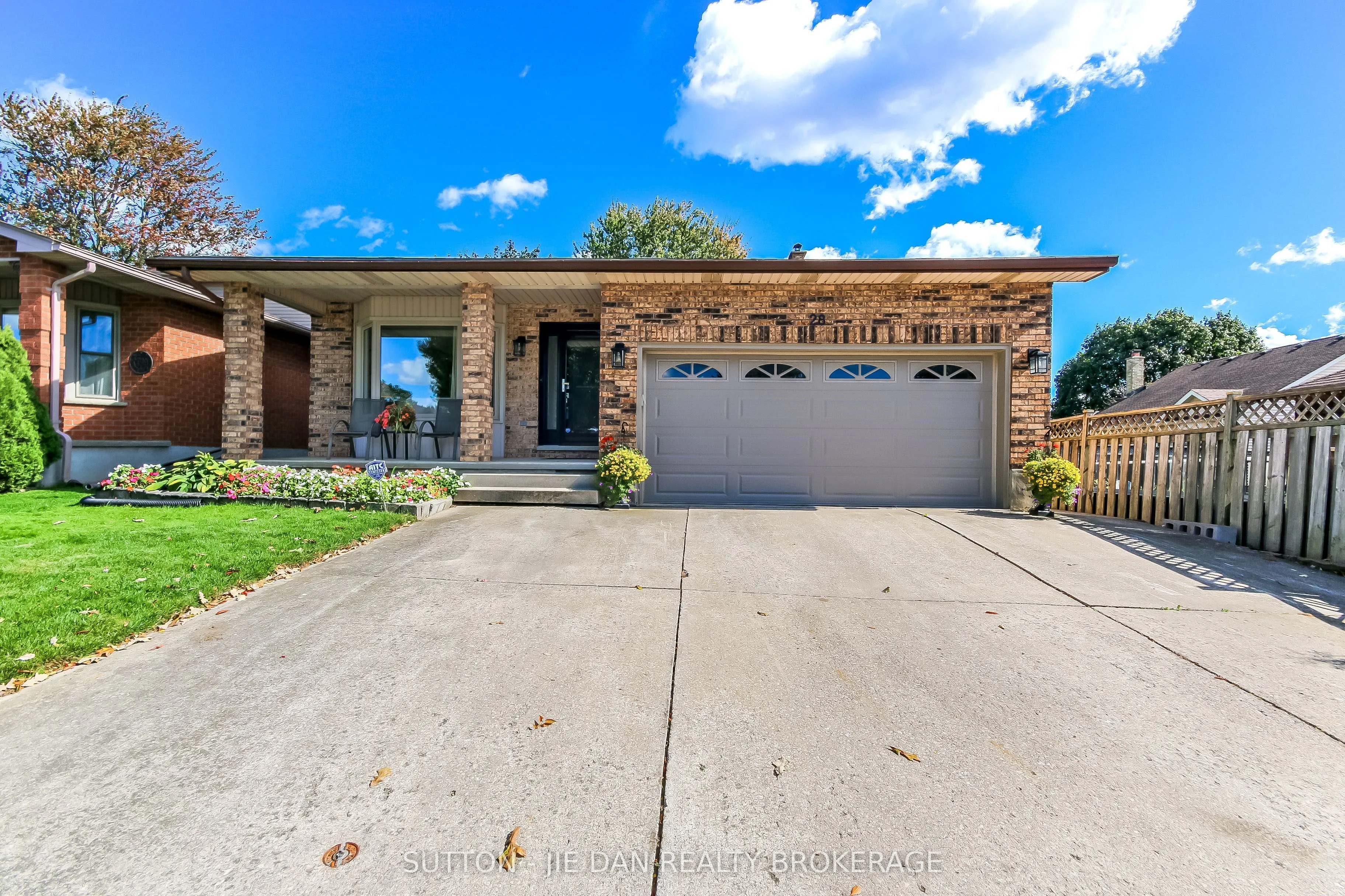28 Country Club Lane