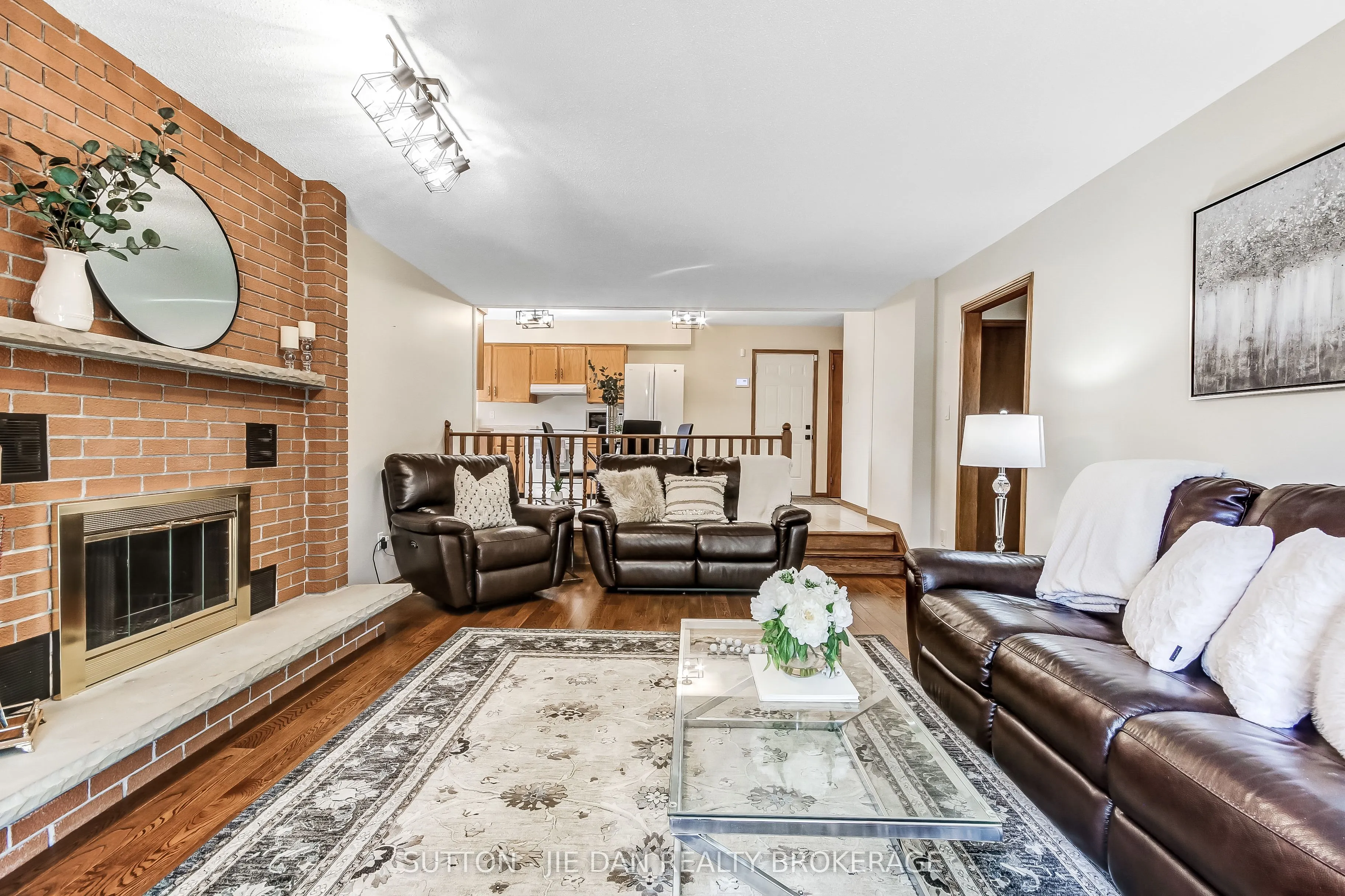 28 Country Club Lane