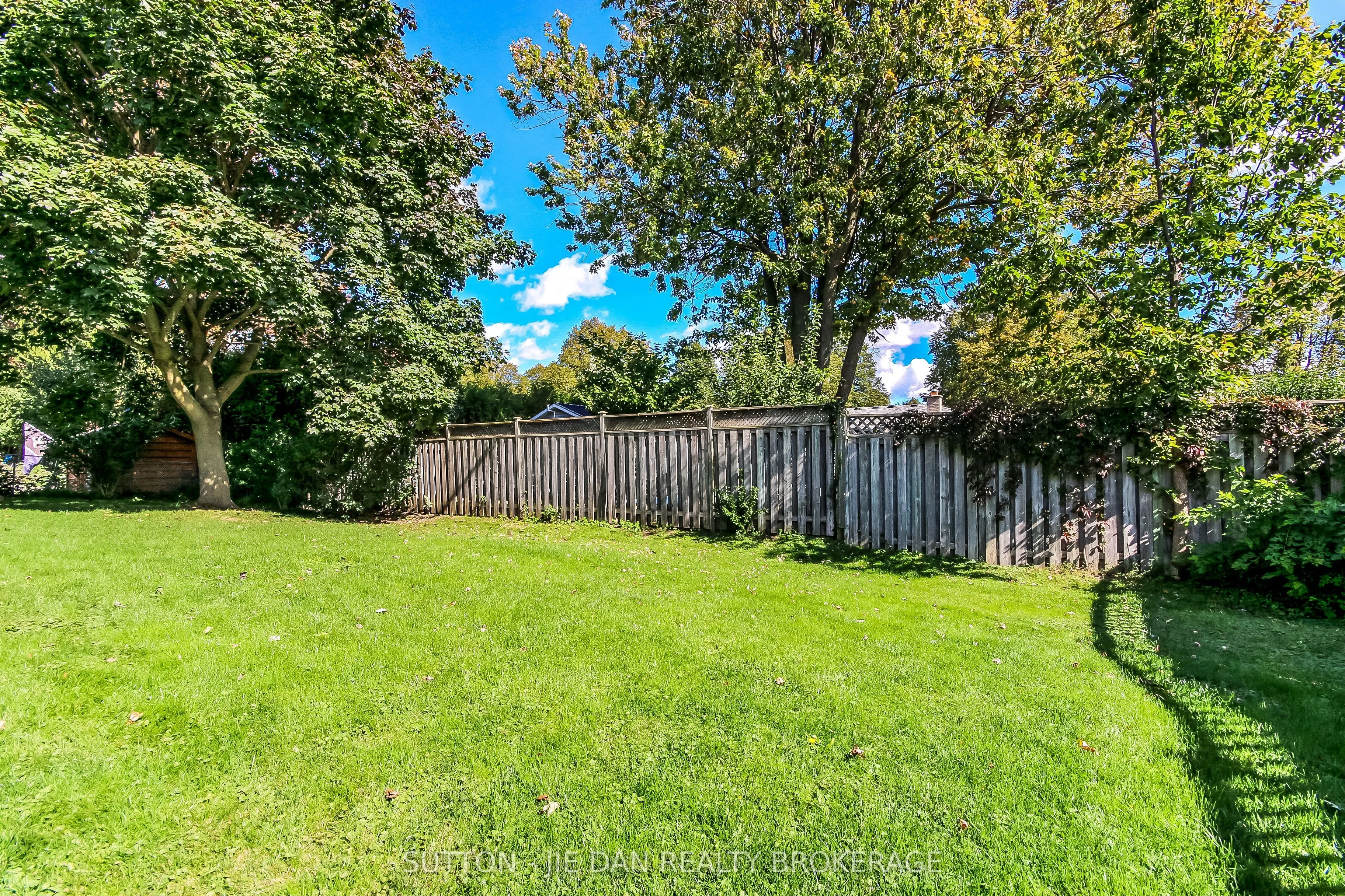 28 Country Club Lane