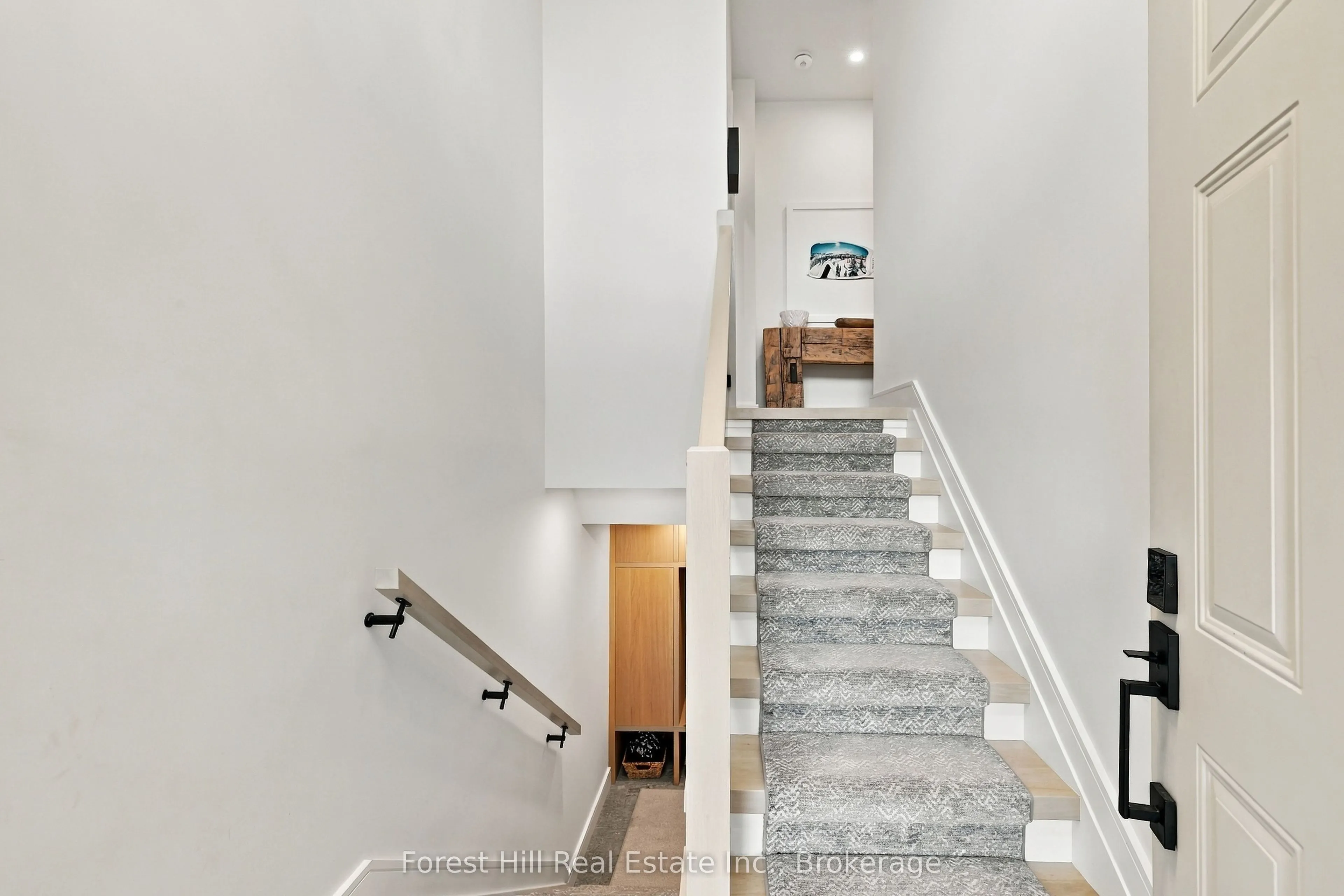 224 Blueski George Crescent #15