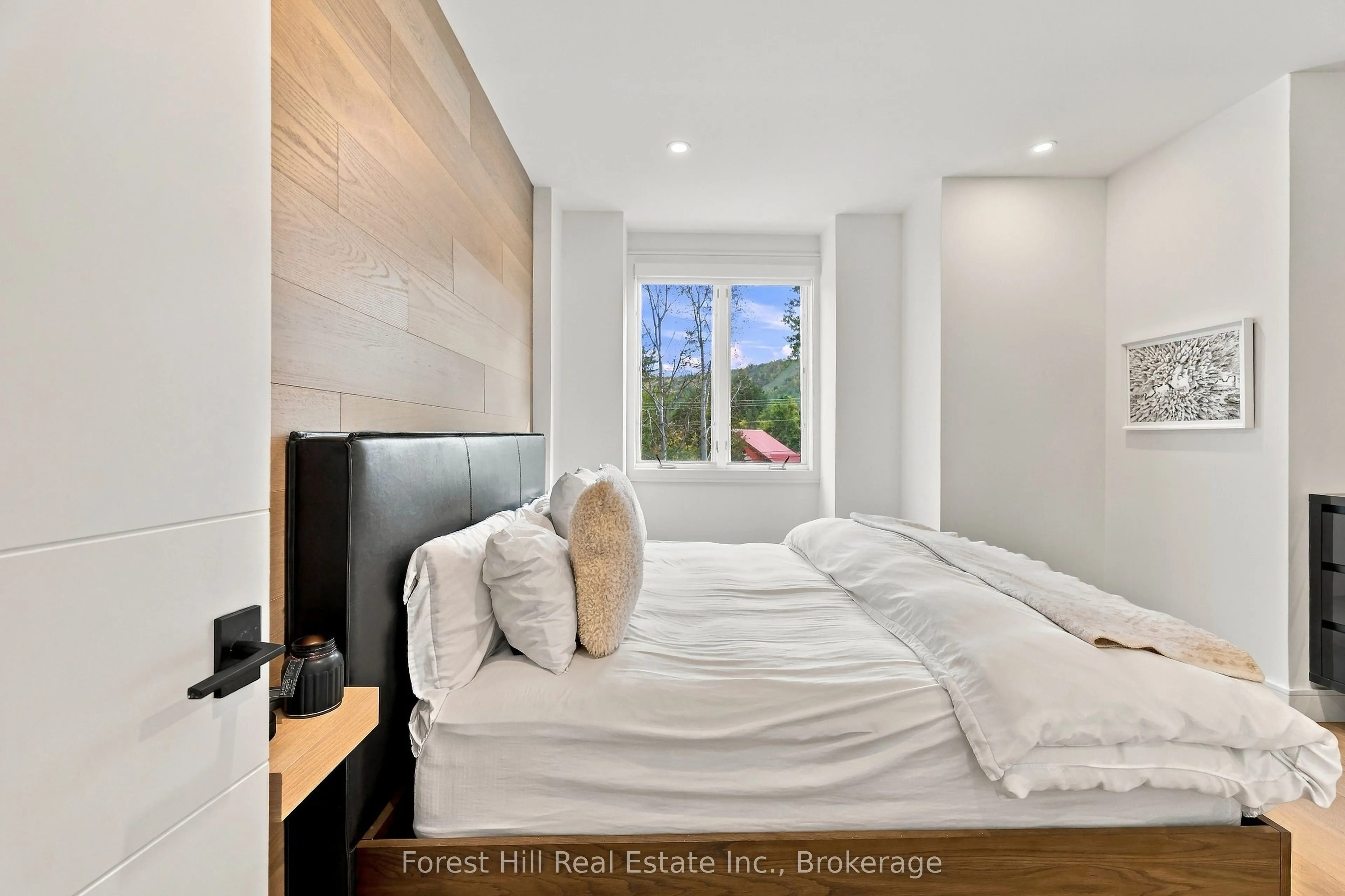 224 Blueski George Crescent #15