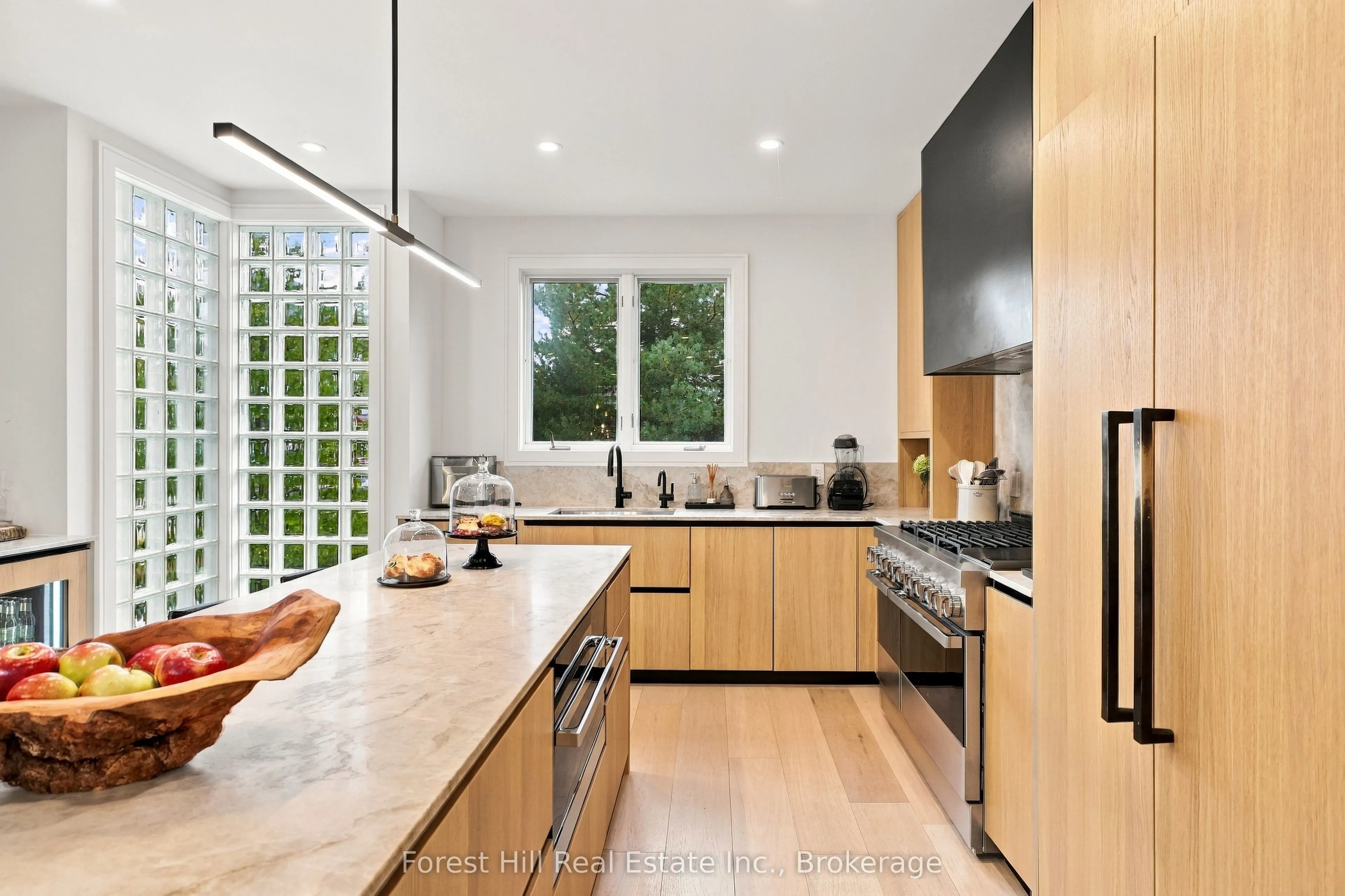 224 Blueski George Crescent #15