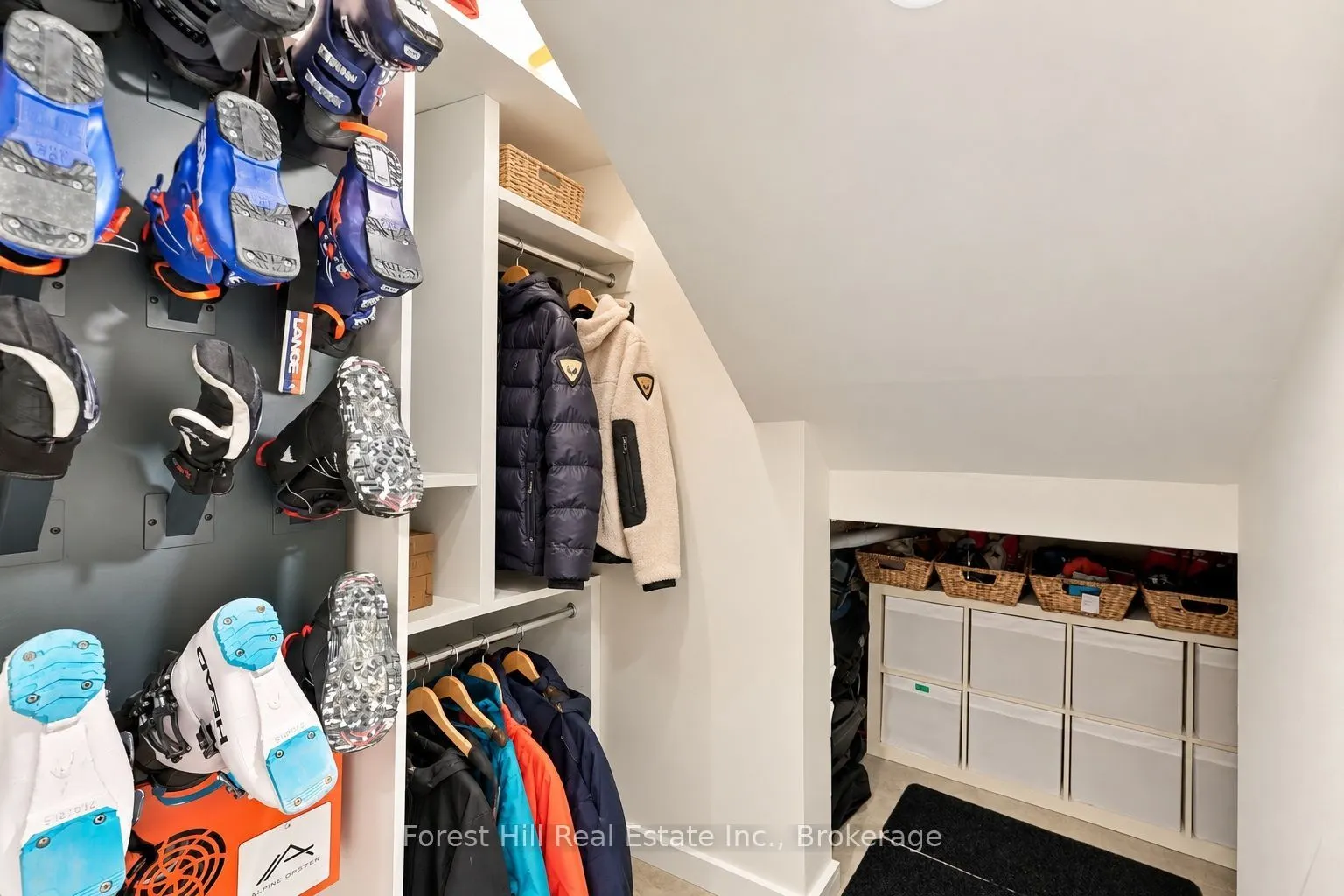 224 Blueski George Crescent #15