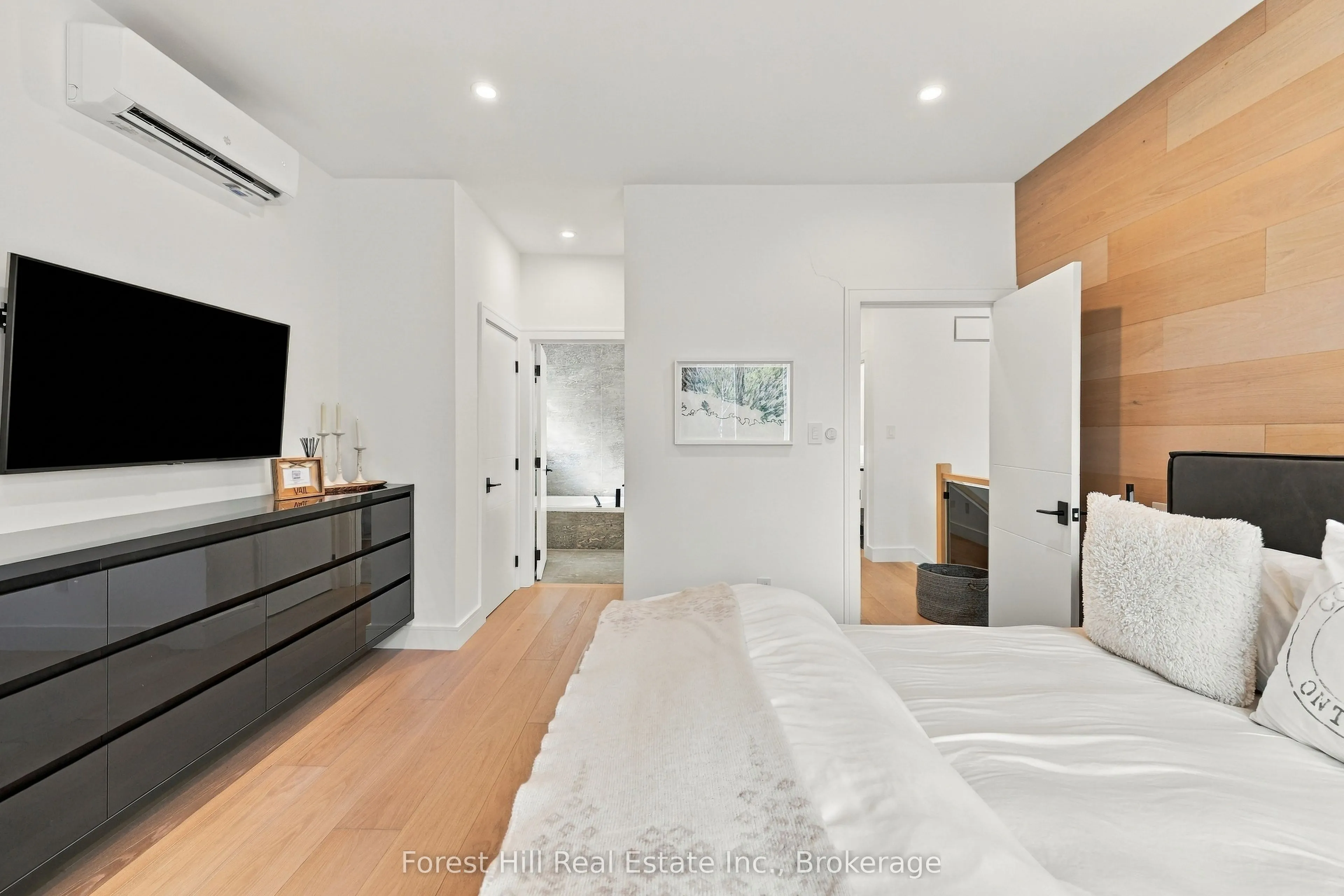 224 Blueski George Crescent #15