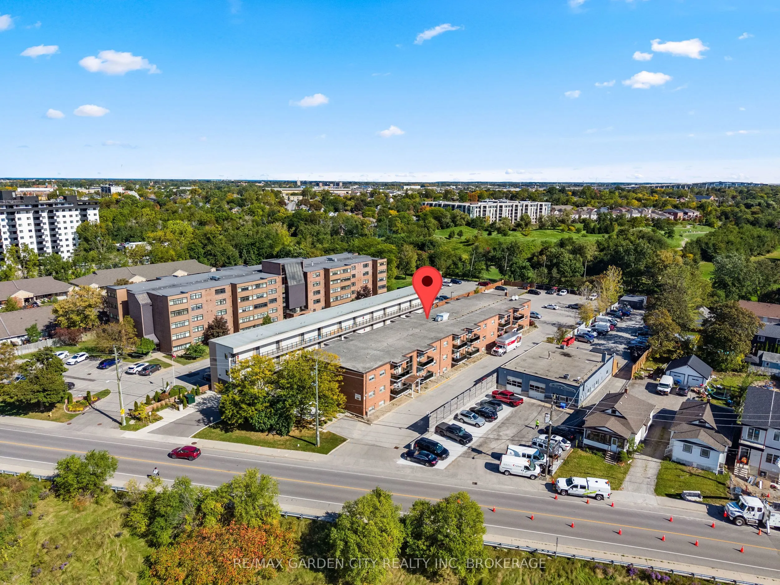 264 Oakdale Avenue #211