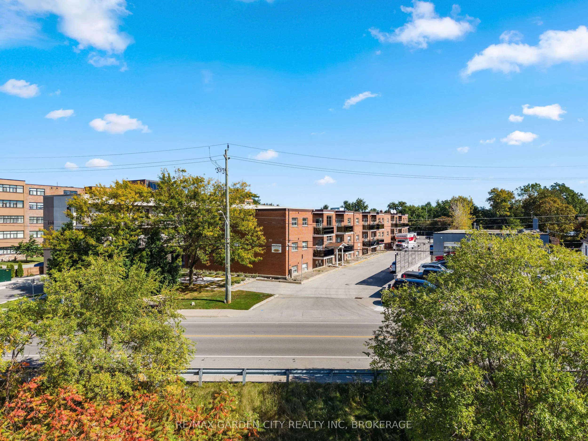 264 Oakdale Avenue #211