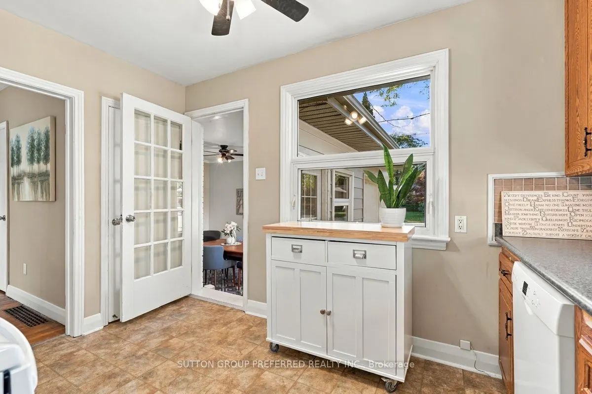 465 Glen Crescent