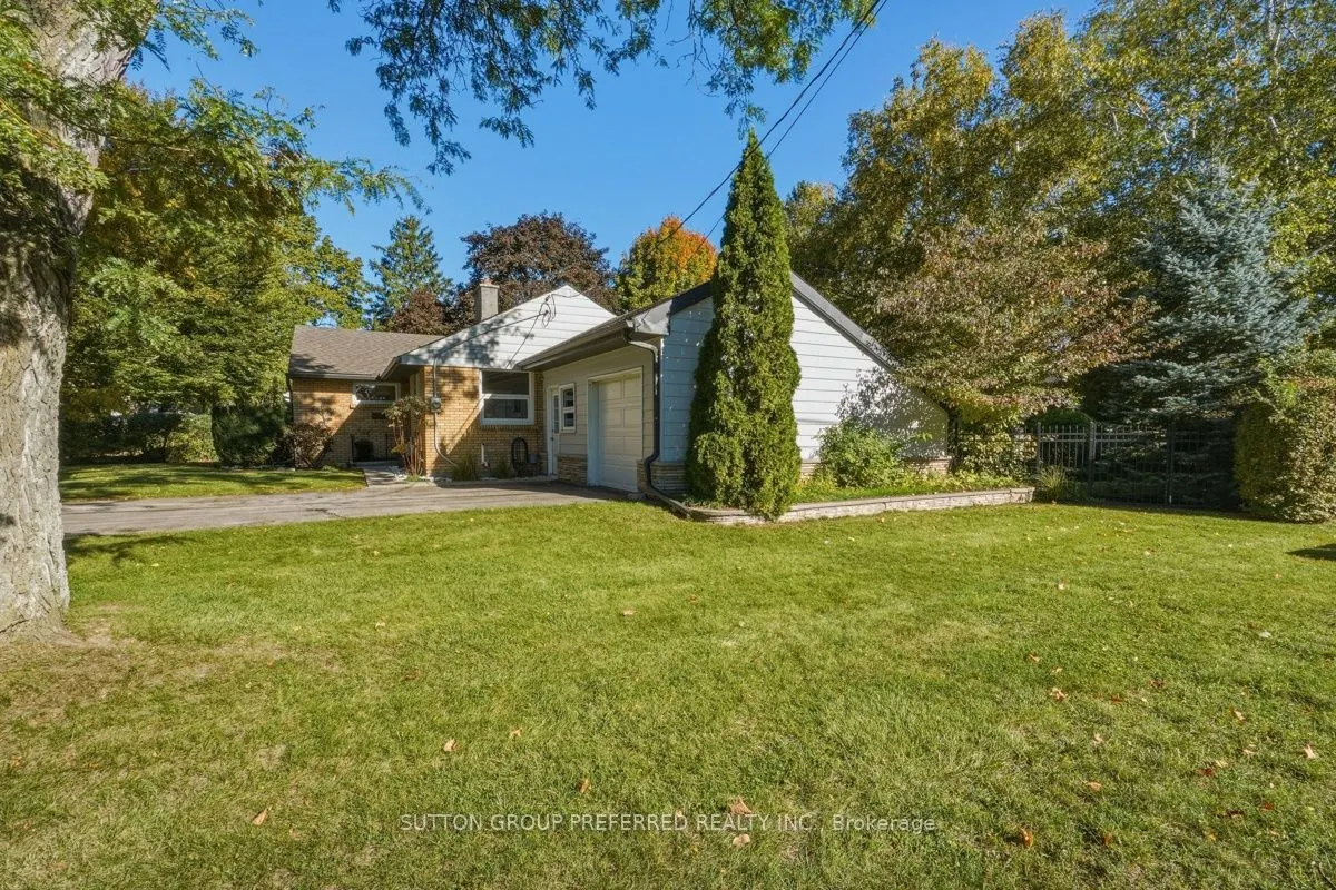 465 Glen Crescent